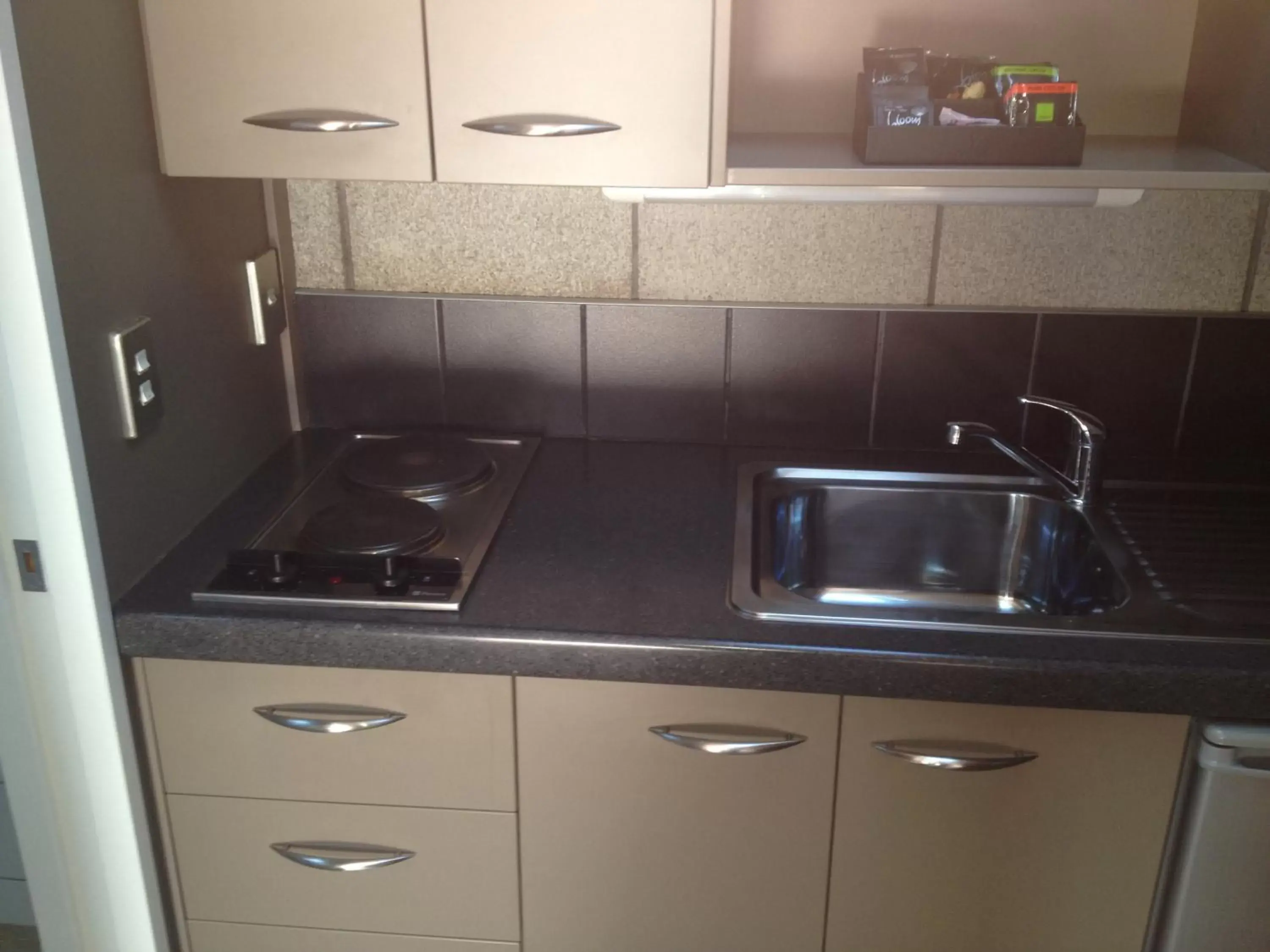 Kitchen or kitchenette, Kitchen/Kitchenette in Kaiapoi on Williams Motel