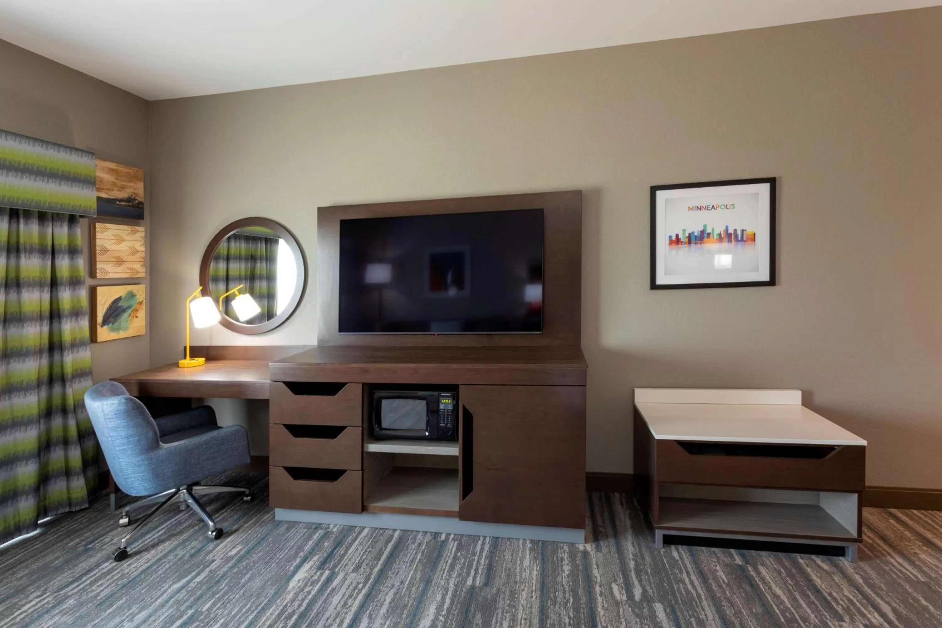 Bedroom in Hampton Inn Eden Prairie Minneapolis