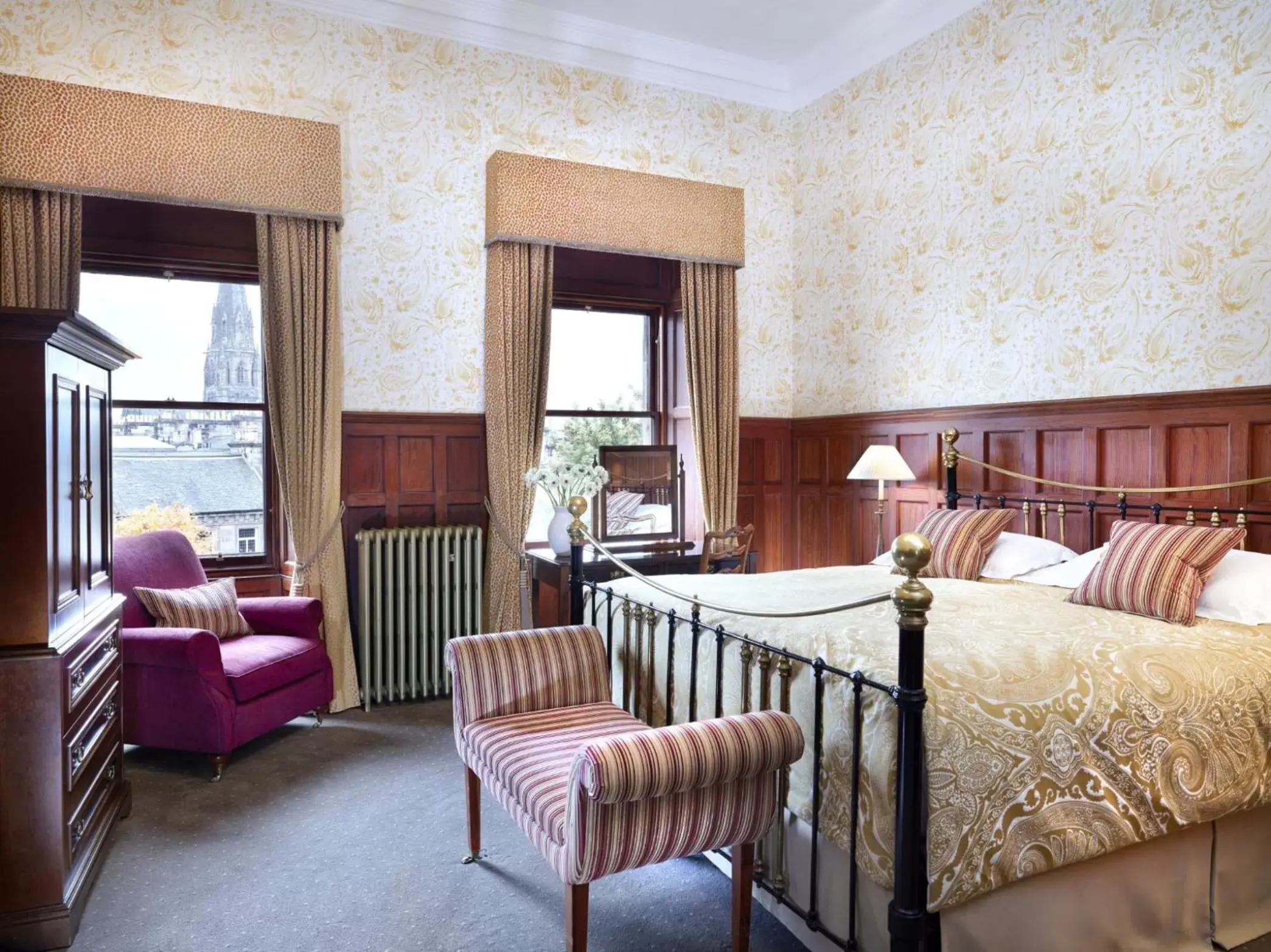 Bedroom, Seating Area in Hapimag Resort Edinburgh