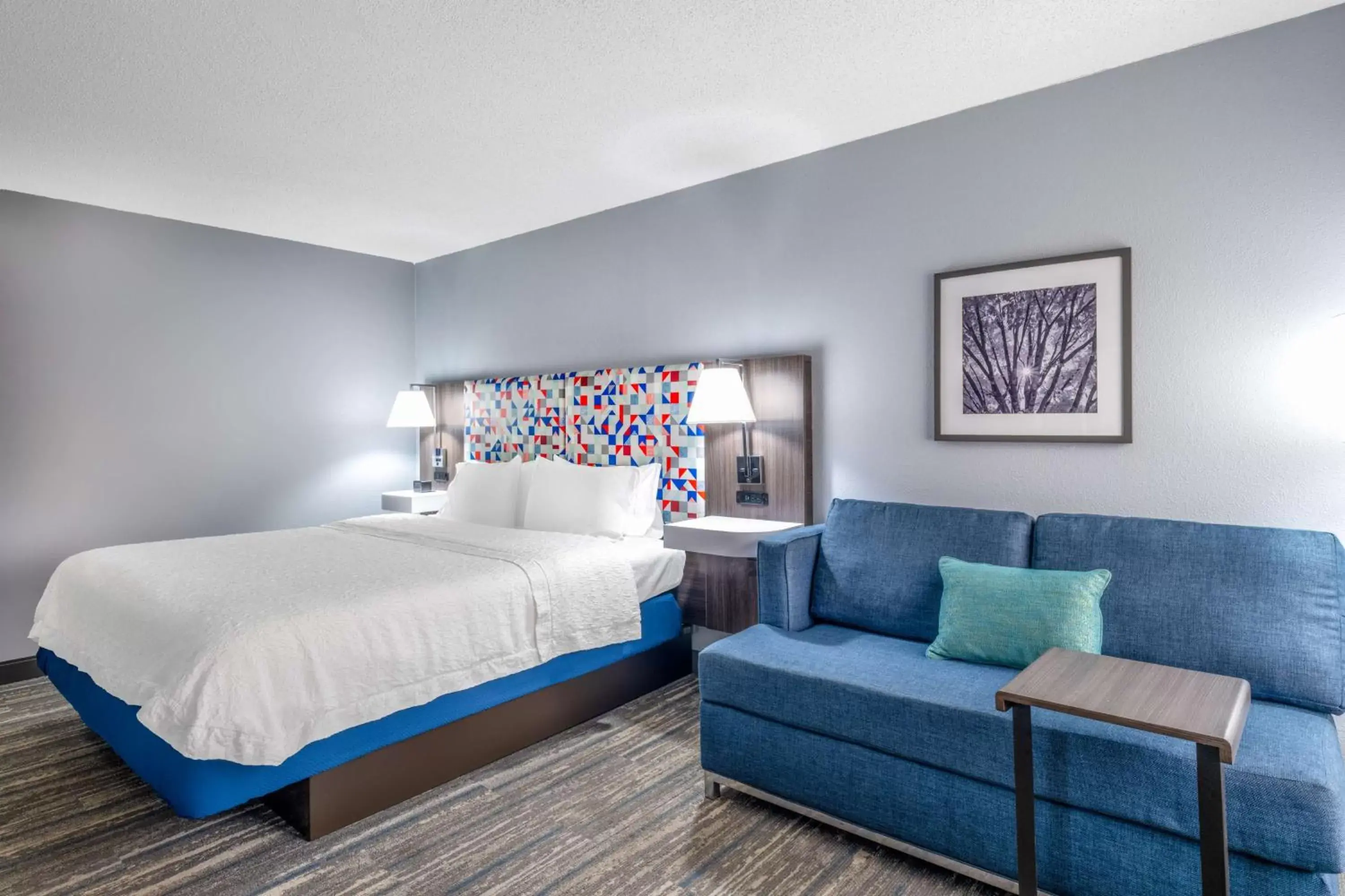 Living room, Bed in Hampton Inn By Hilton Sanford