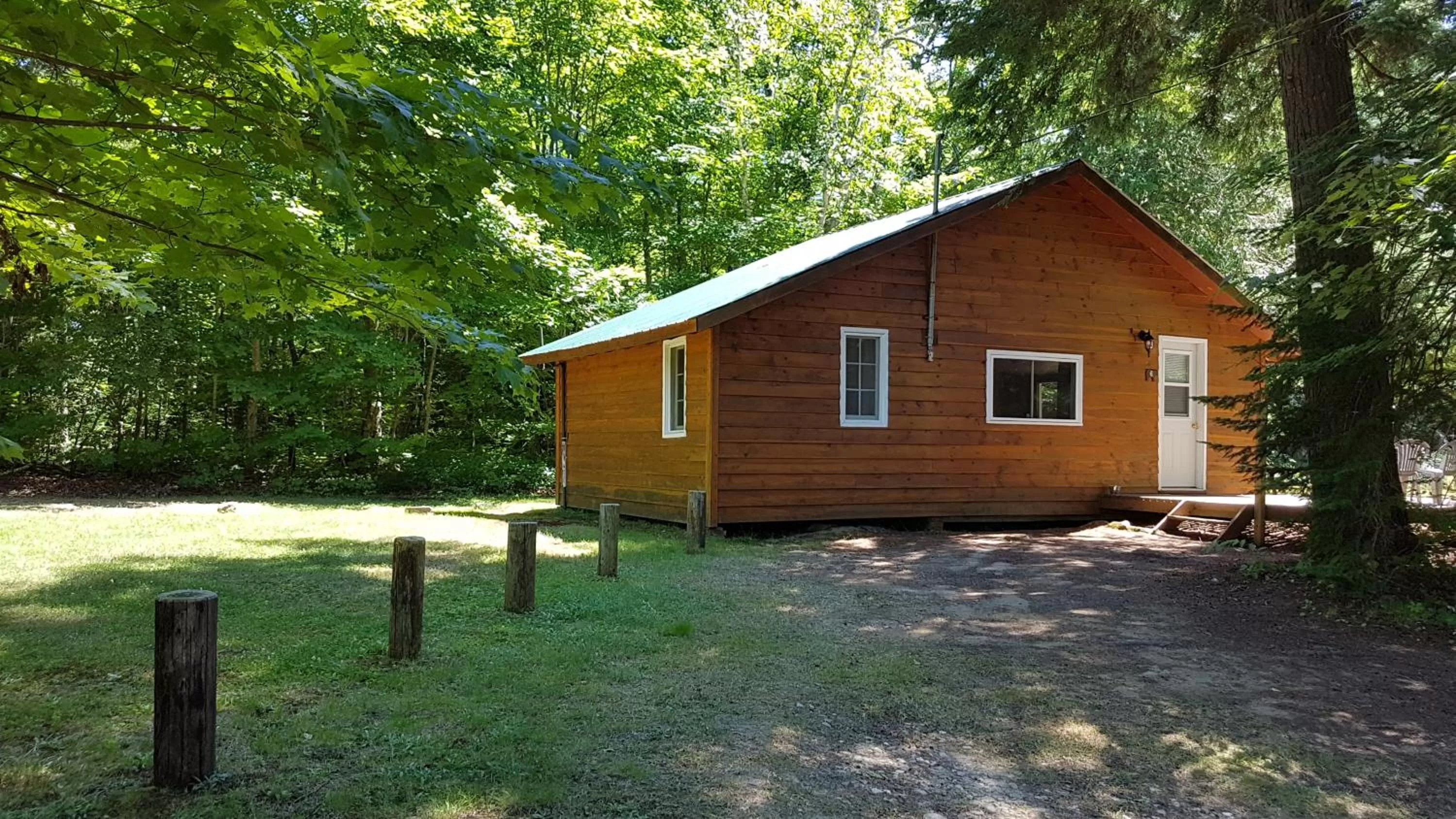 Garden view in Parkway Cottage Resort and Trading Post