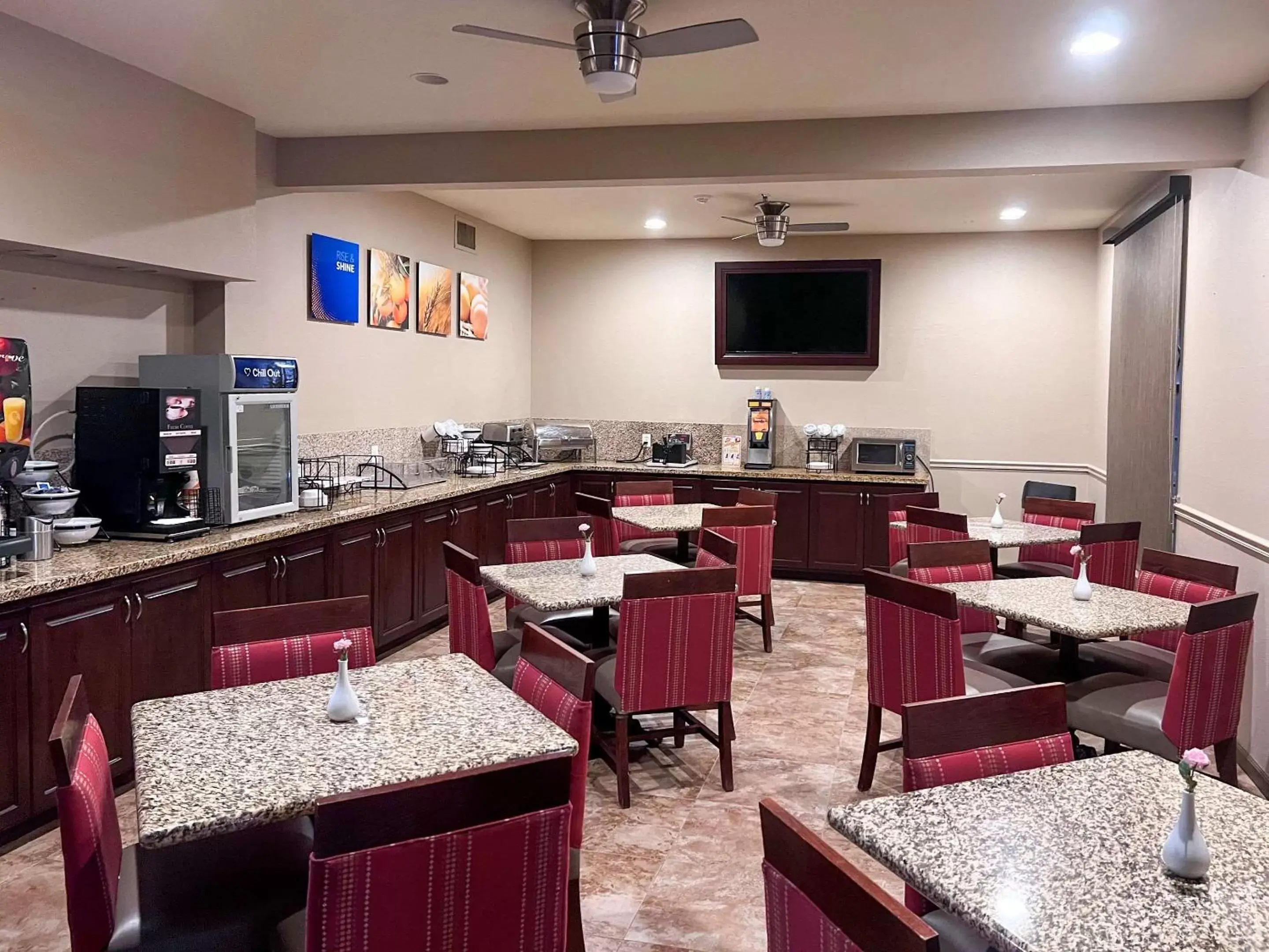 Breakfast, Restaurant/Places to Eat in Comfort Inn West Phoenix at 27th Ave and I-I0