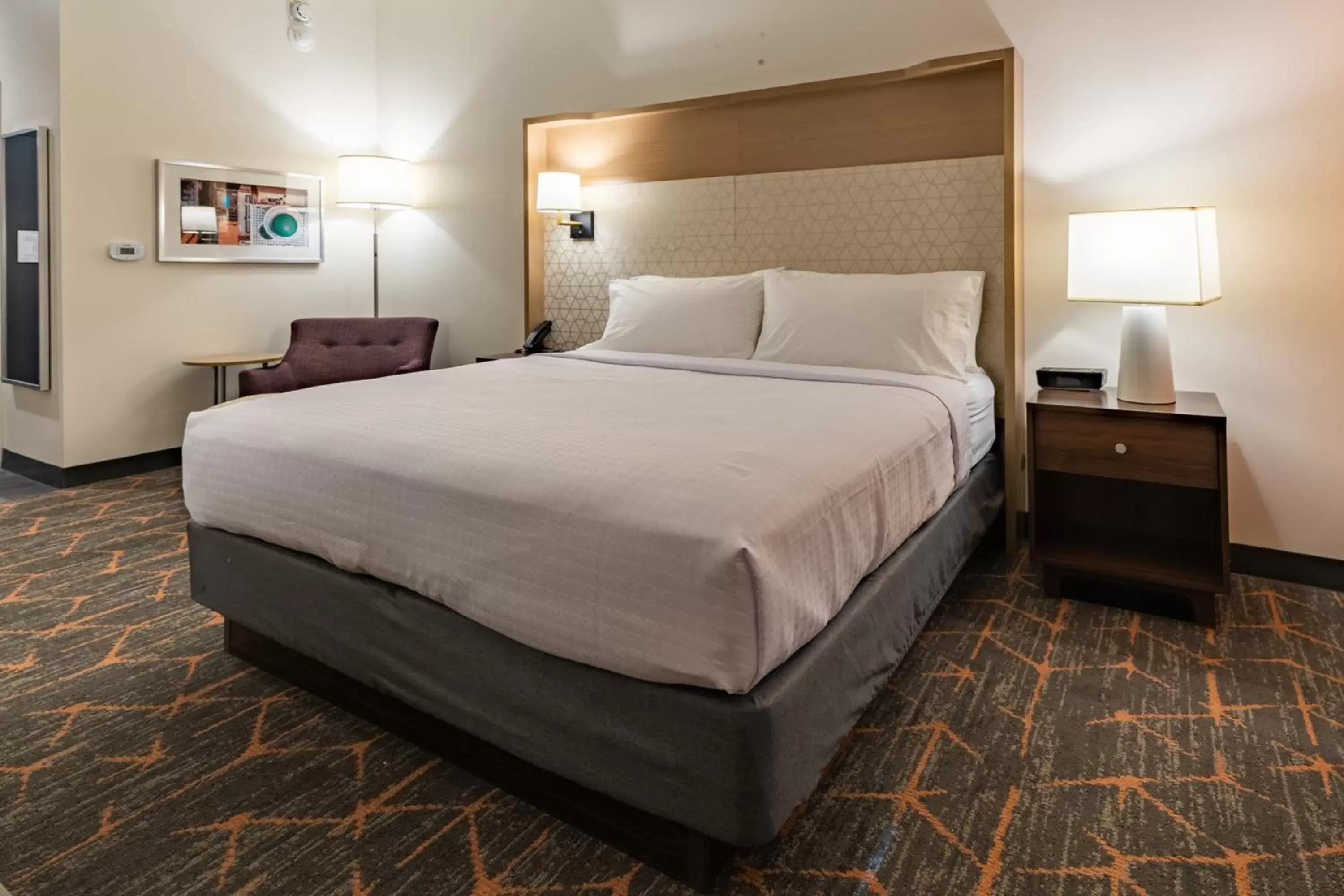 Bed in Holiday Inn & Suites Atlanta Perimeter Dunwoody, an IHG Hotel