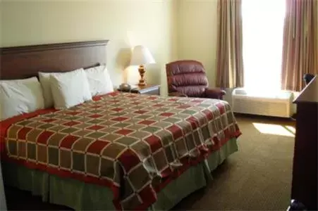Bed in Days Inn by Wyndham Greensboro NC