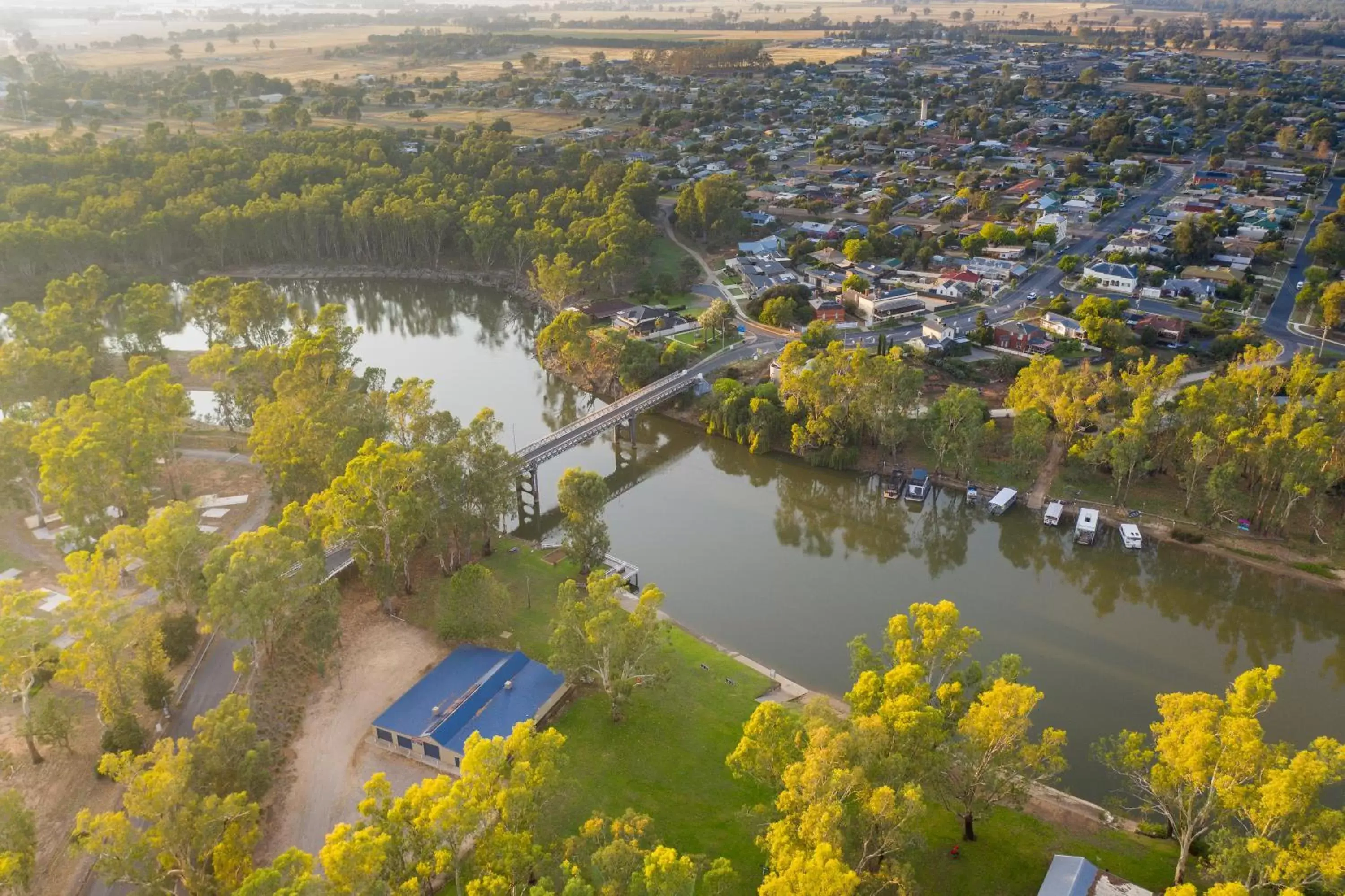 Bird's-eye View in Statesman Motor Inn