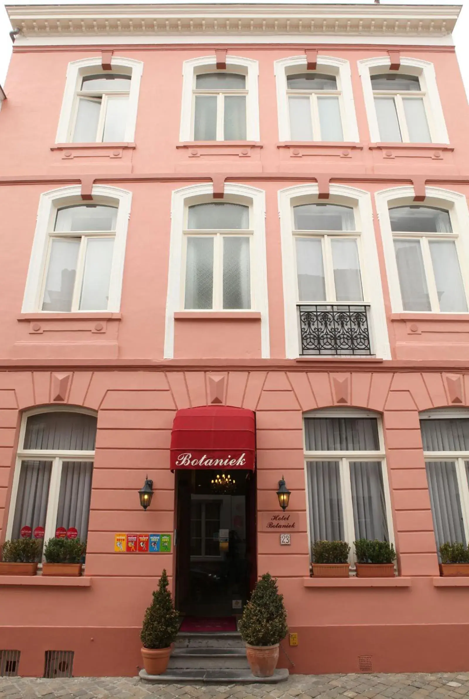 Facade/entrance, Property Building in Hotel Botaniek