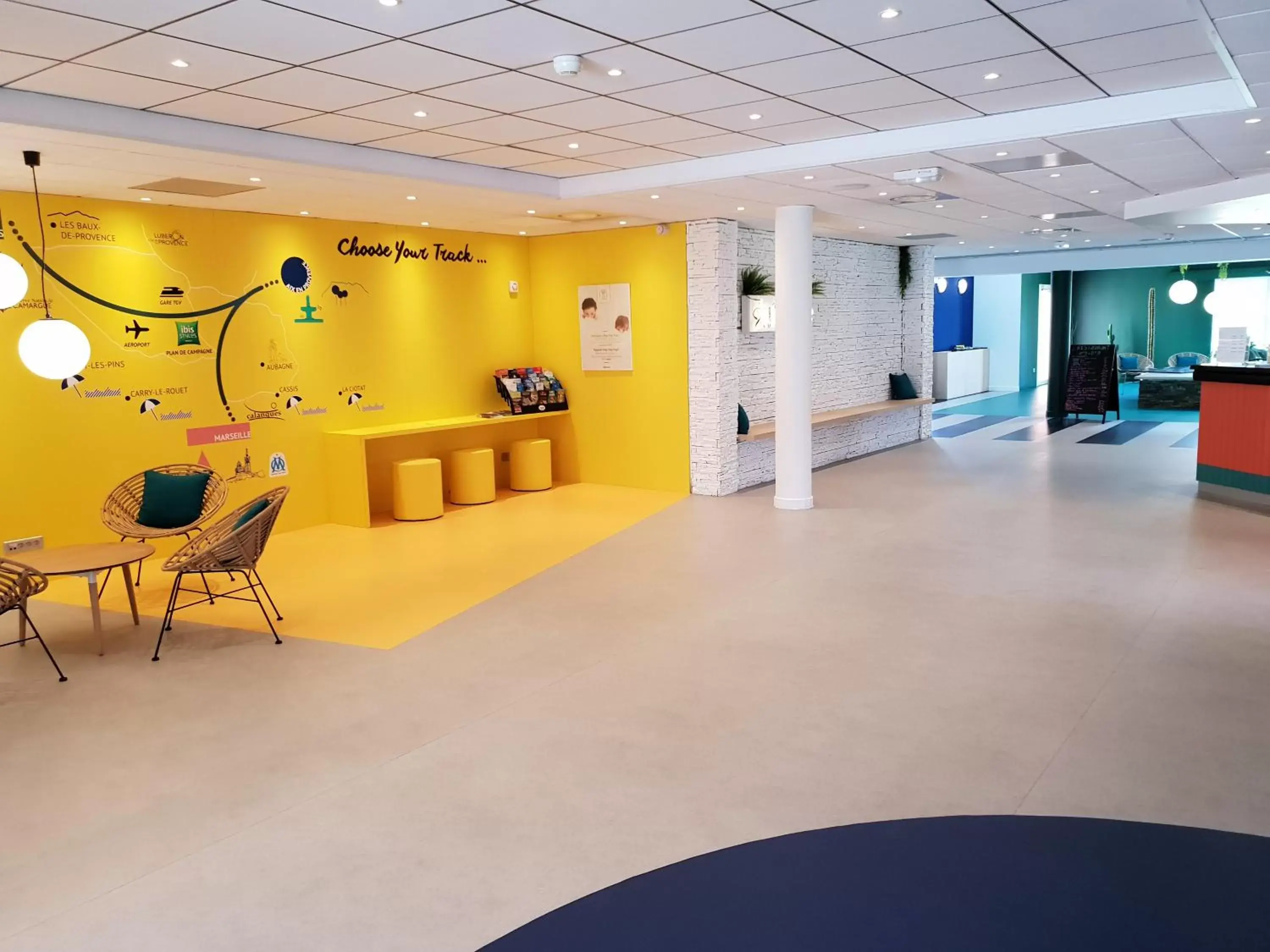 Lobby or reception in ibis Styles Marseille Plan de Campagne