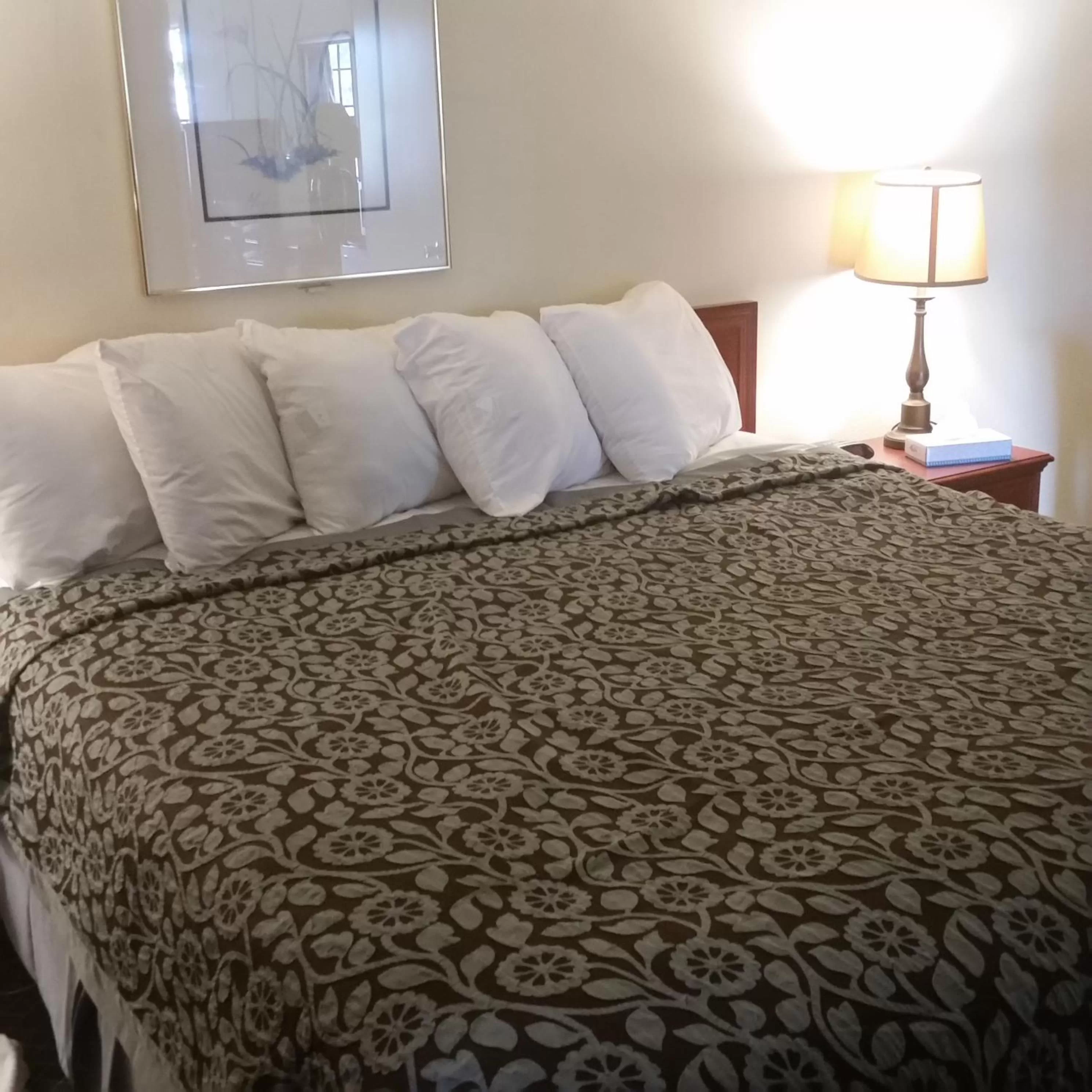 Deluxe King Suite in Days Inn by Wyndham Orange Anaheim