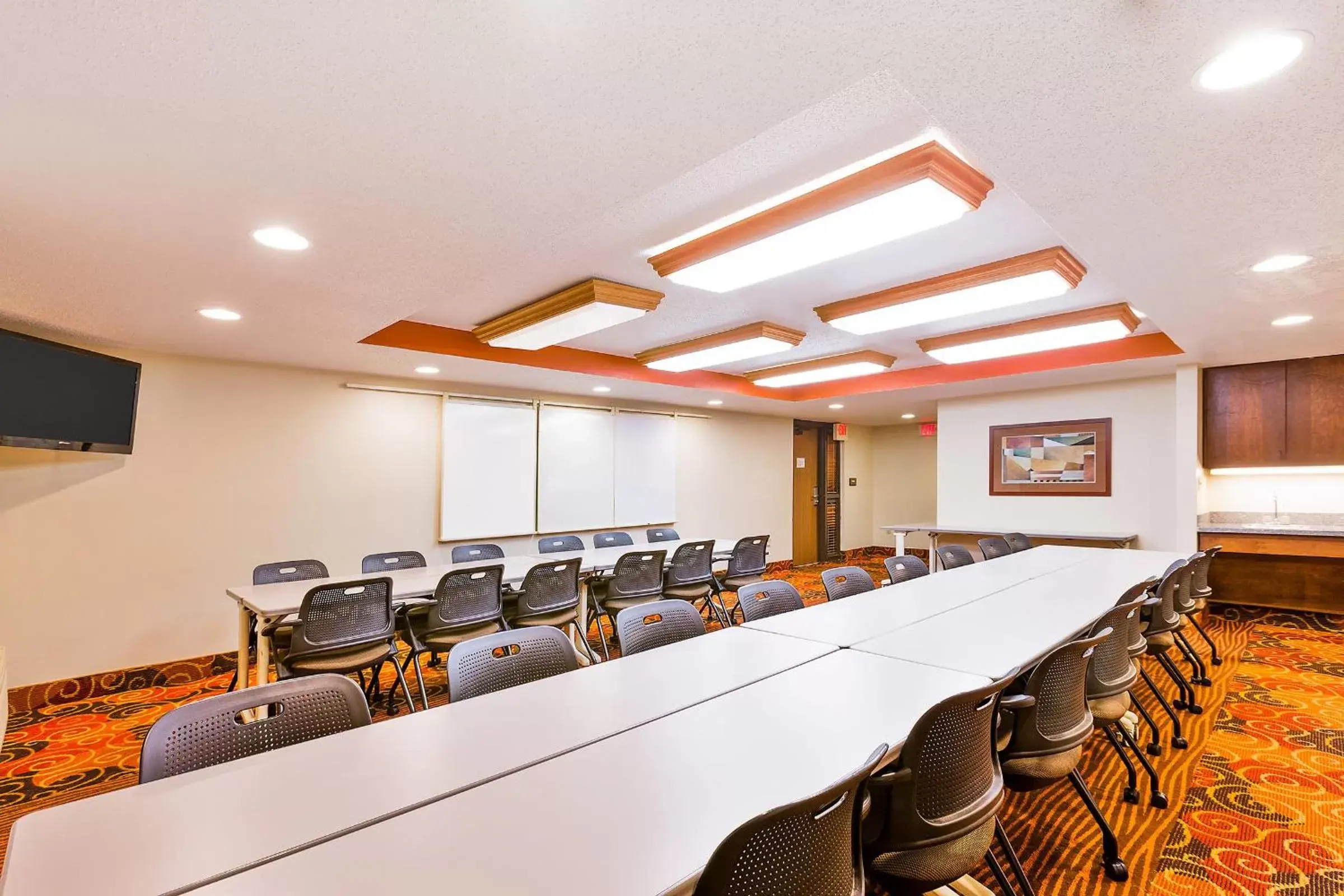 Business facilities in AmericInn by Wyndham Muscatine