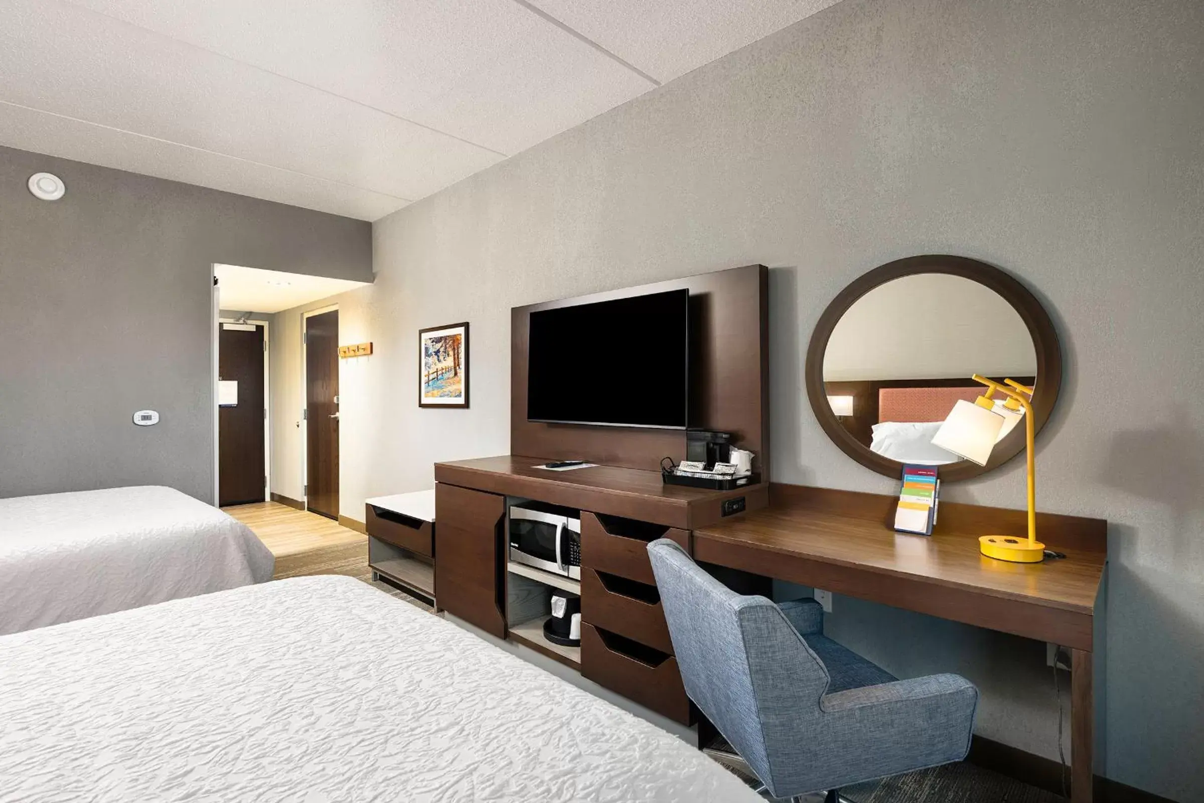 TV and multimedia, TV/Entertainment Center in Hampton Inn Buffalo - Amherst