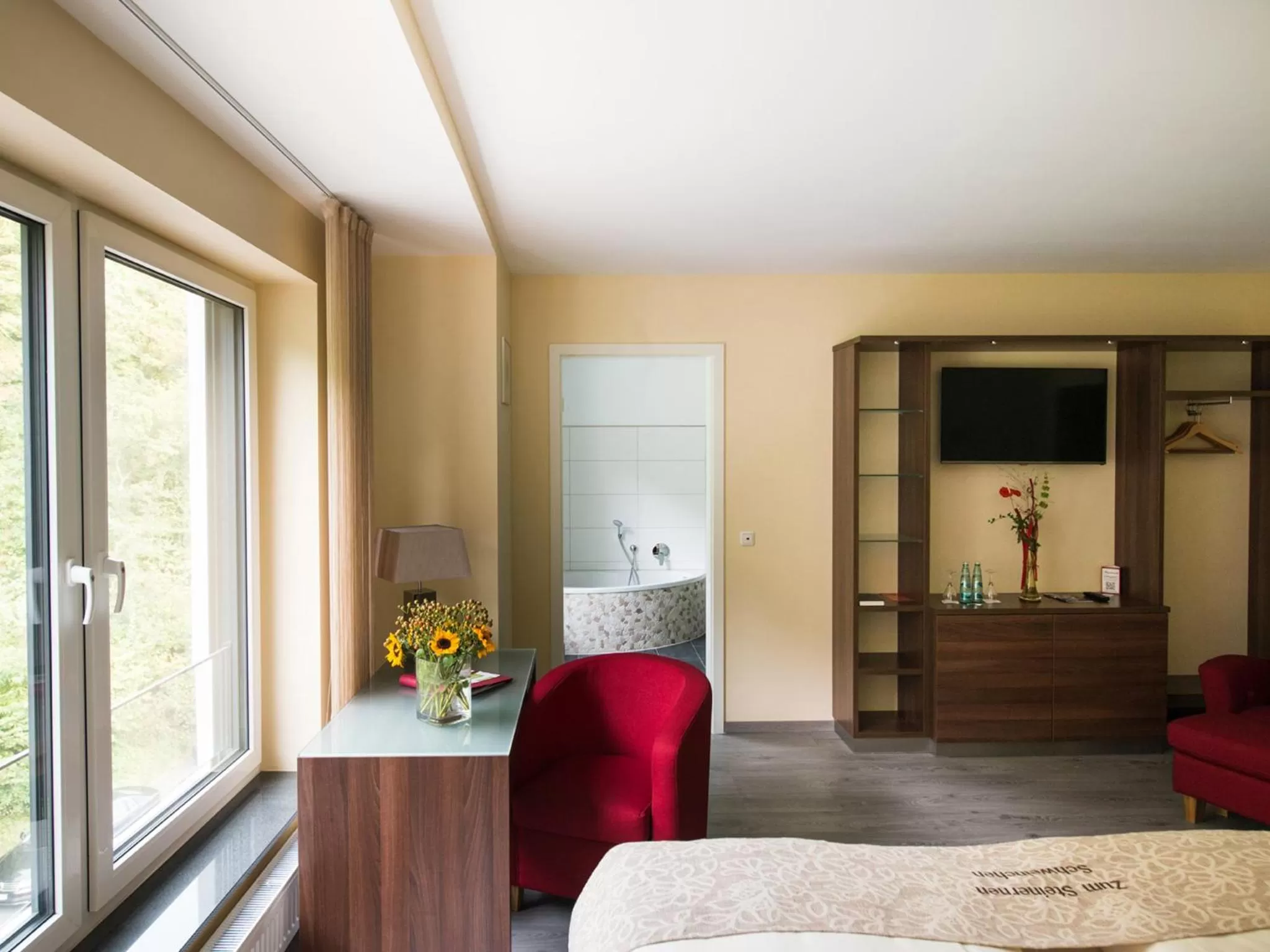 Bed in Design-Konferenzhotel & Restaurant Steinernes Schweinchen