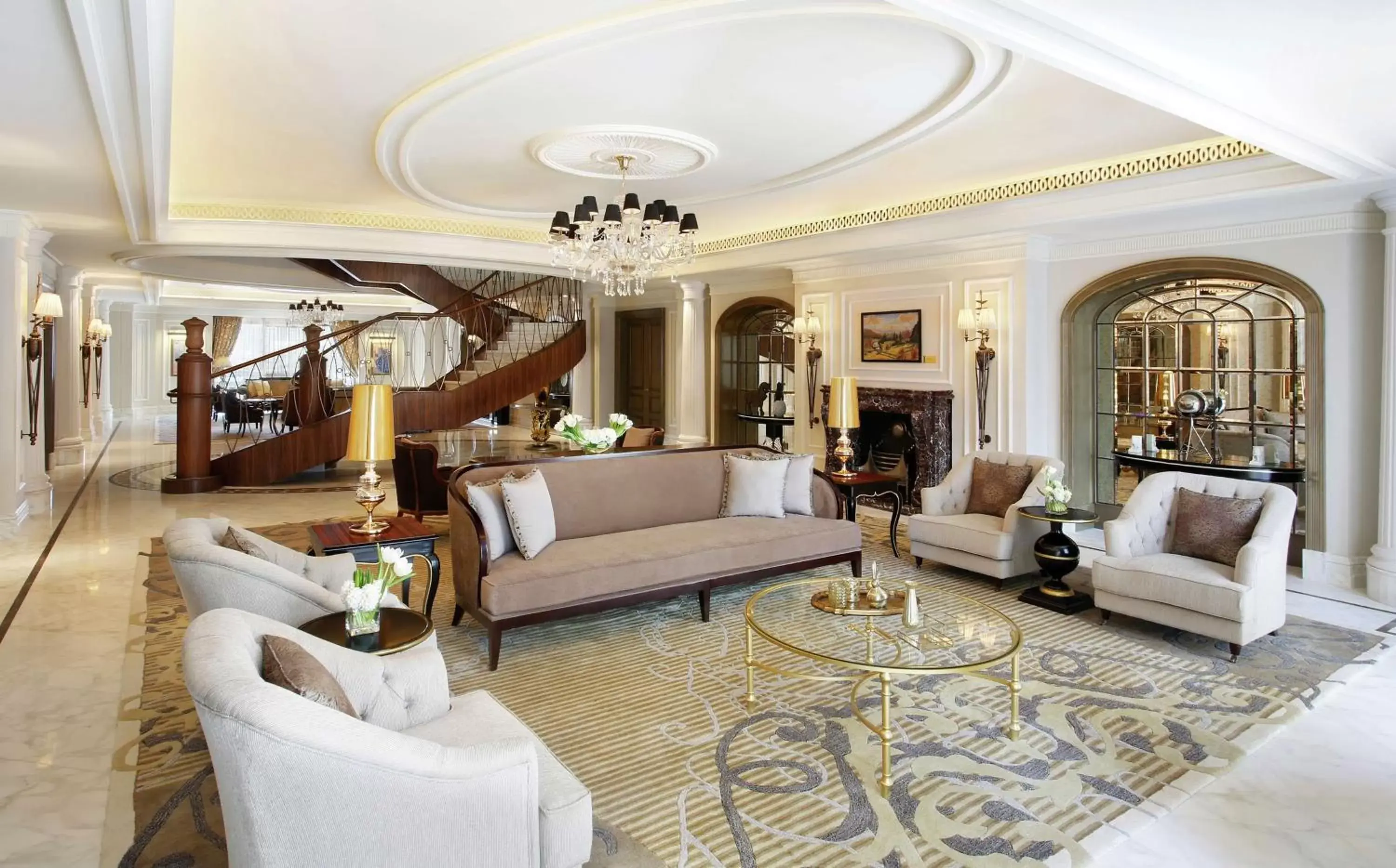 Living room, Lobby/Reception in Habtoor Palace Dubai, LXR Hotels & Resorts