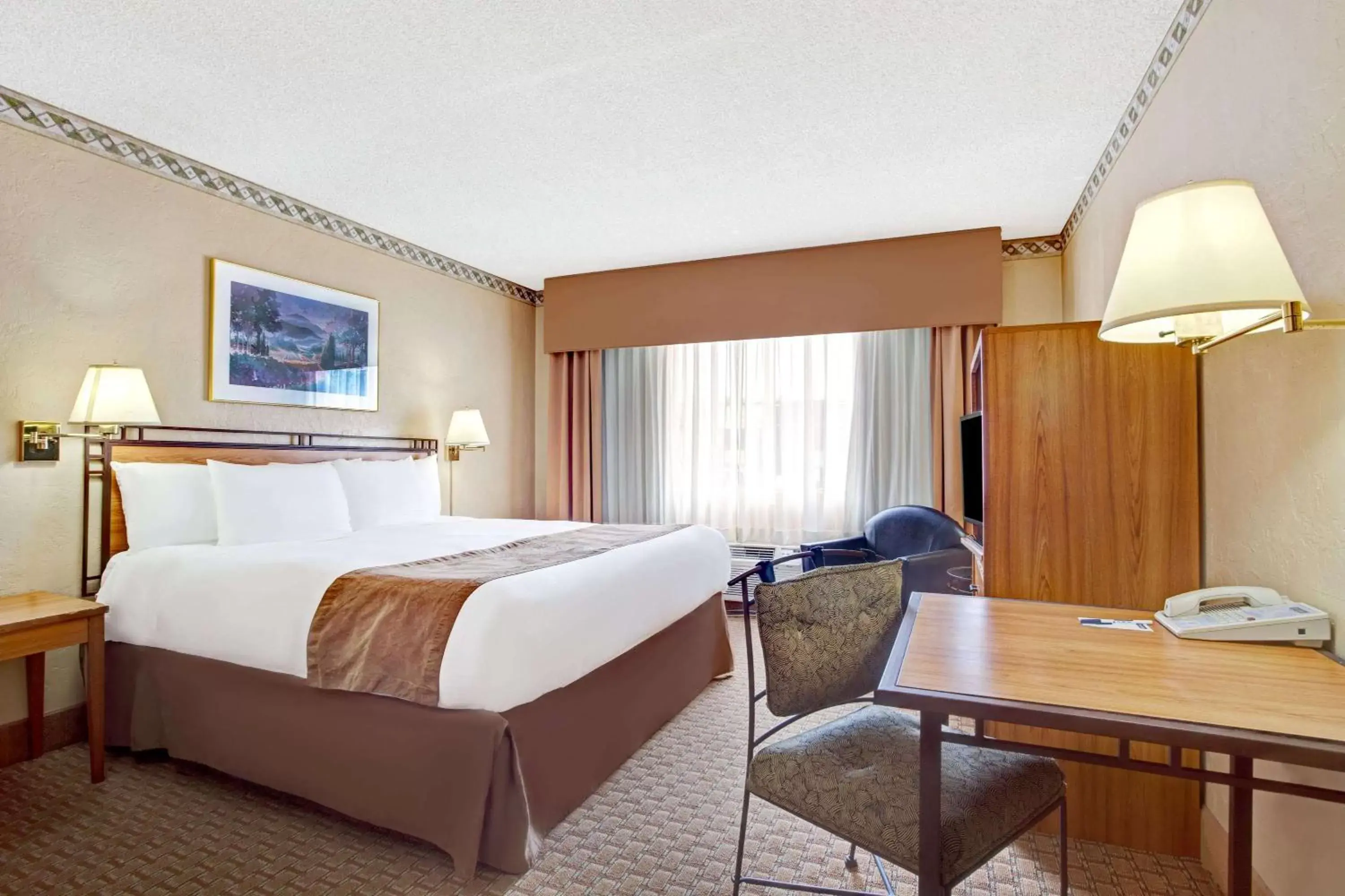 Photo of the whole room in Travelodge by Wyndham Seattle By The Space Needle