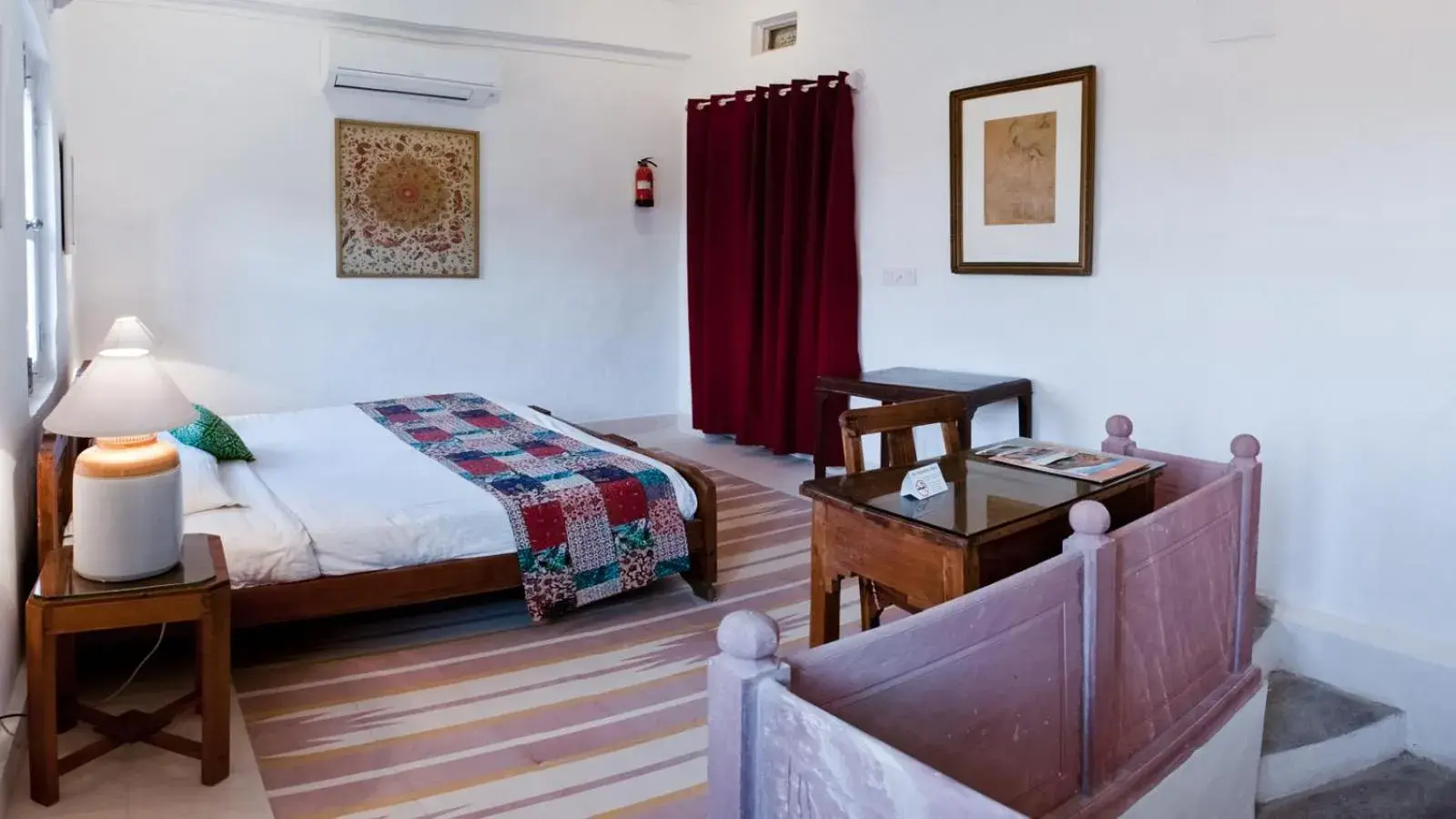 Photo of the whole room, Bed in Neemrana's Hill Fort Kesroli