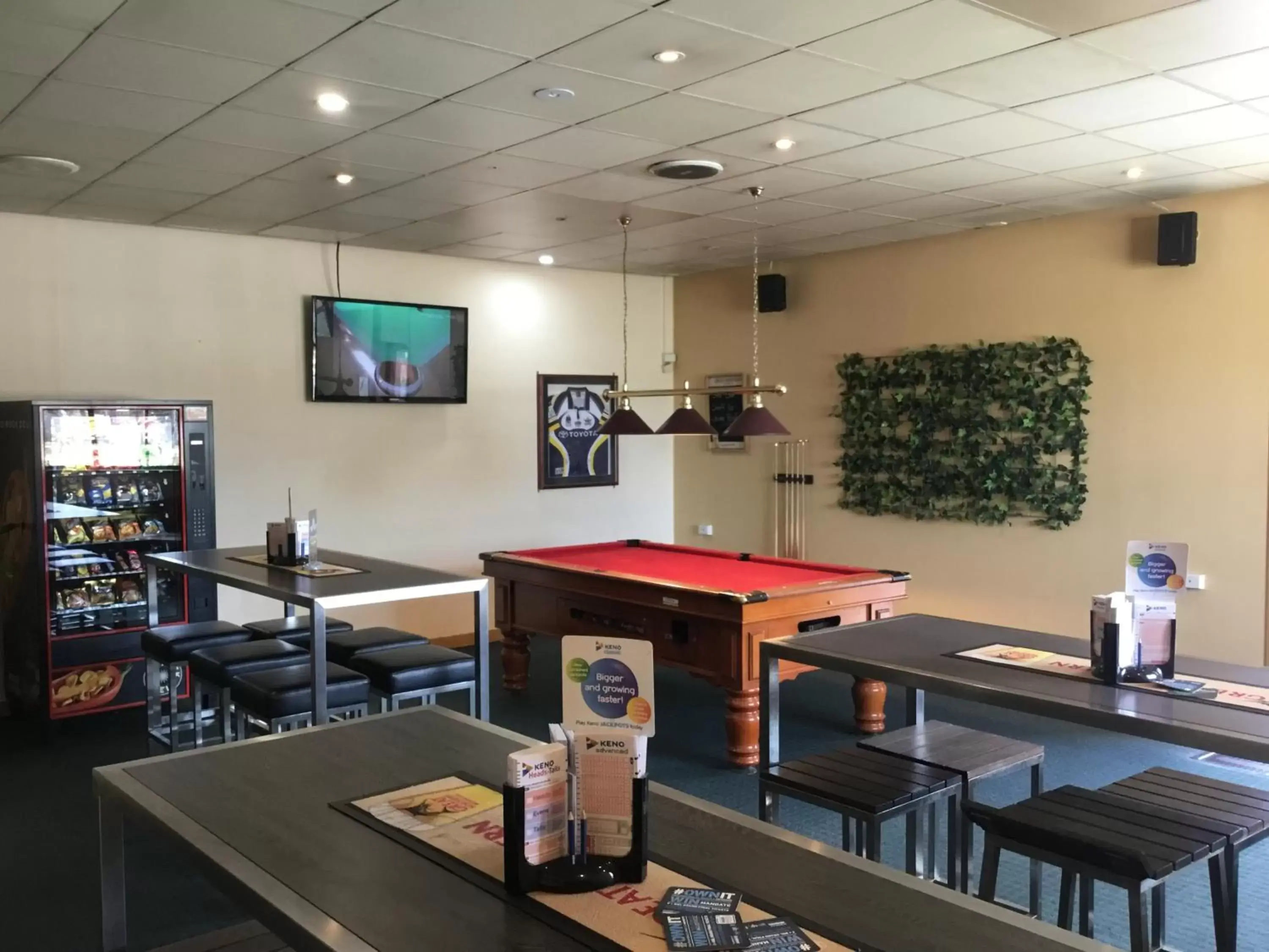 Billiard, Restaurant/Places to Eat in Kooyong Hotel