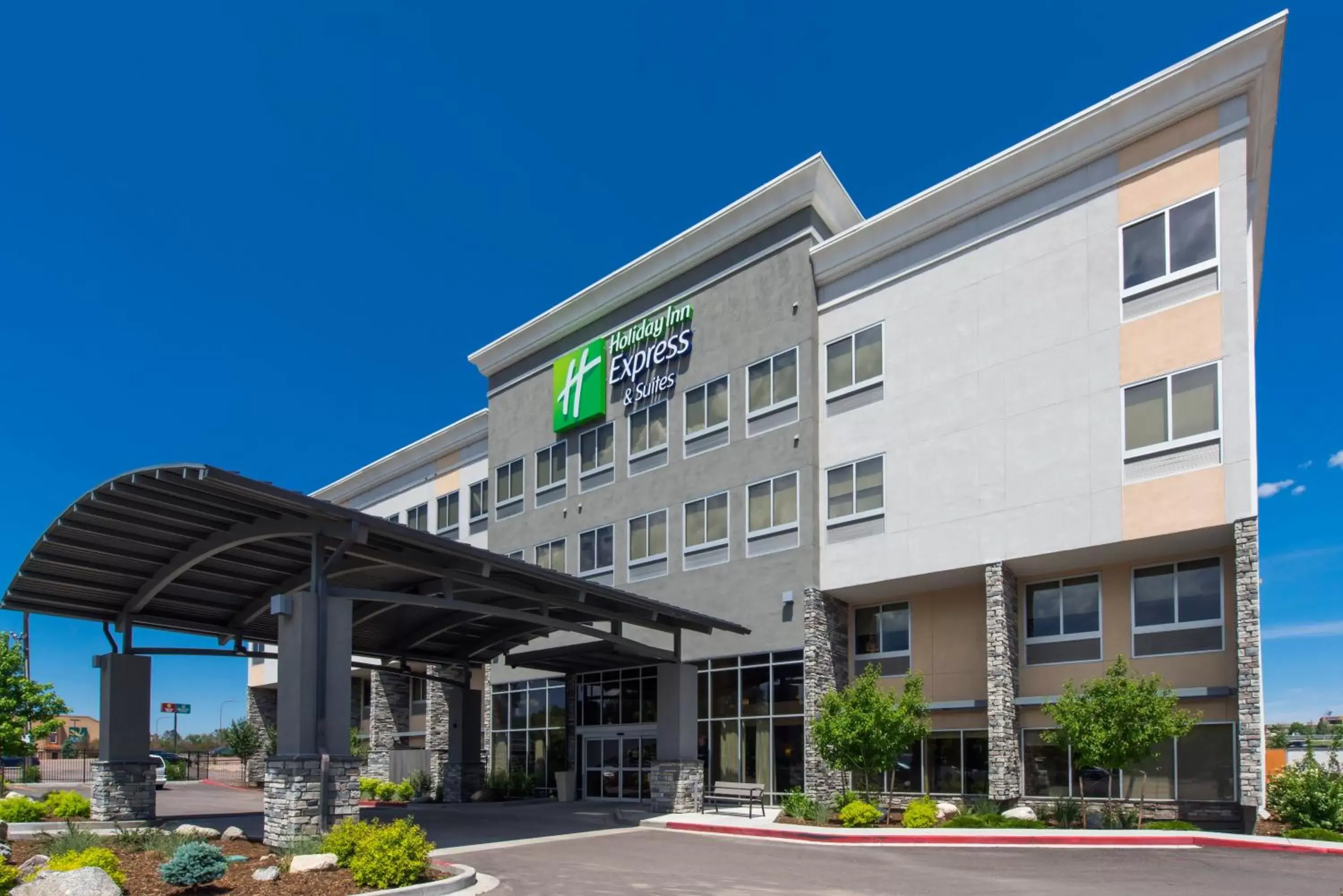 Property Building in Holiday Inn Express & Suites Colorado Springs Central, an IHG Hotel