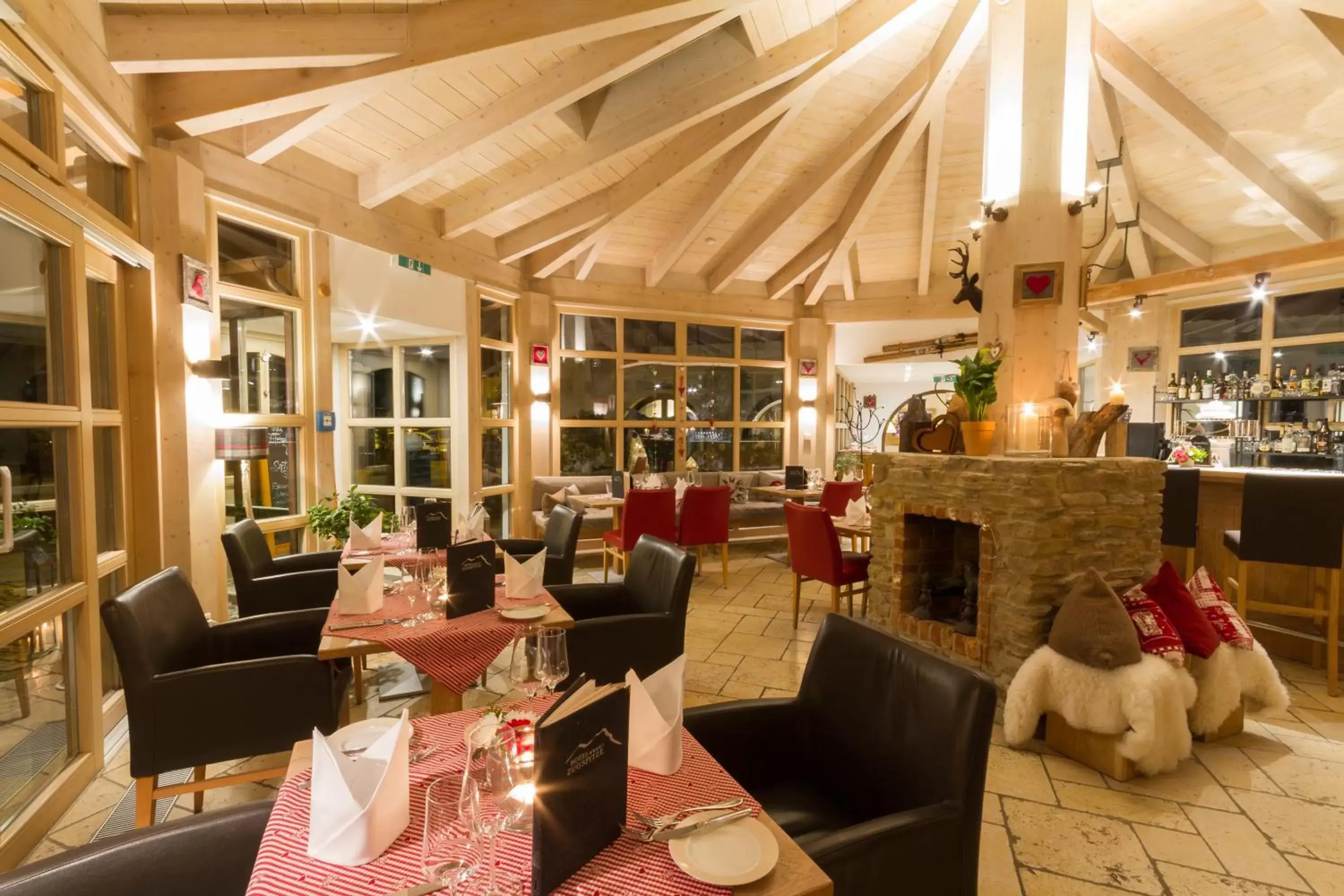 Food and drinks, Restaurant/Places to Eat in Hotel Zugspitze