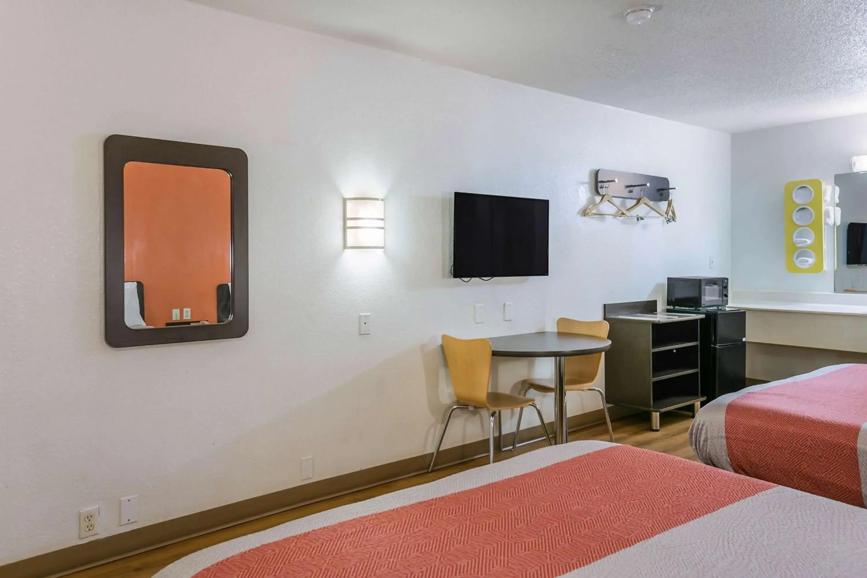 TV and multimedia, TV/Entertainment Center in Motel 6-Dothan, AL