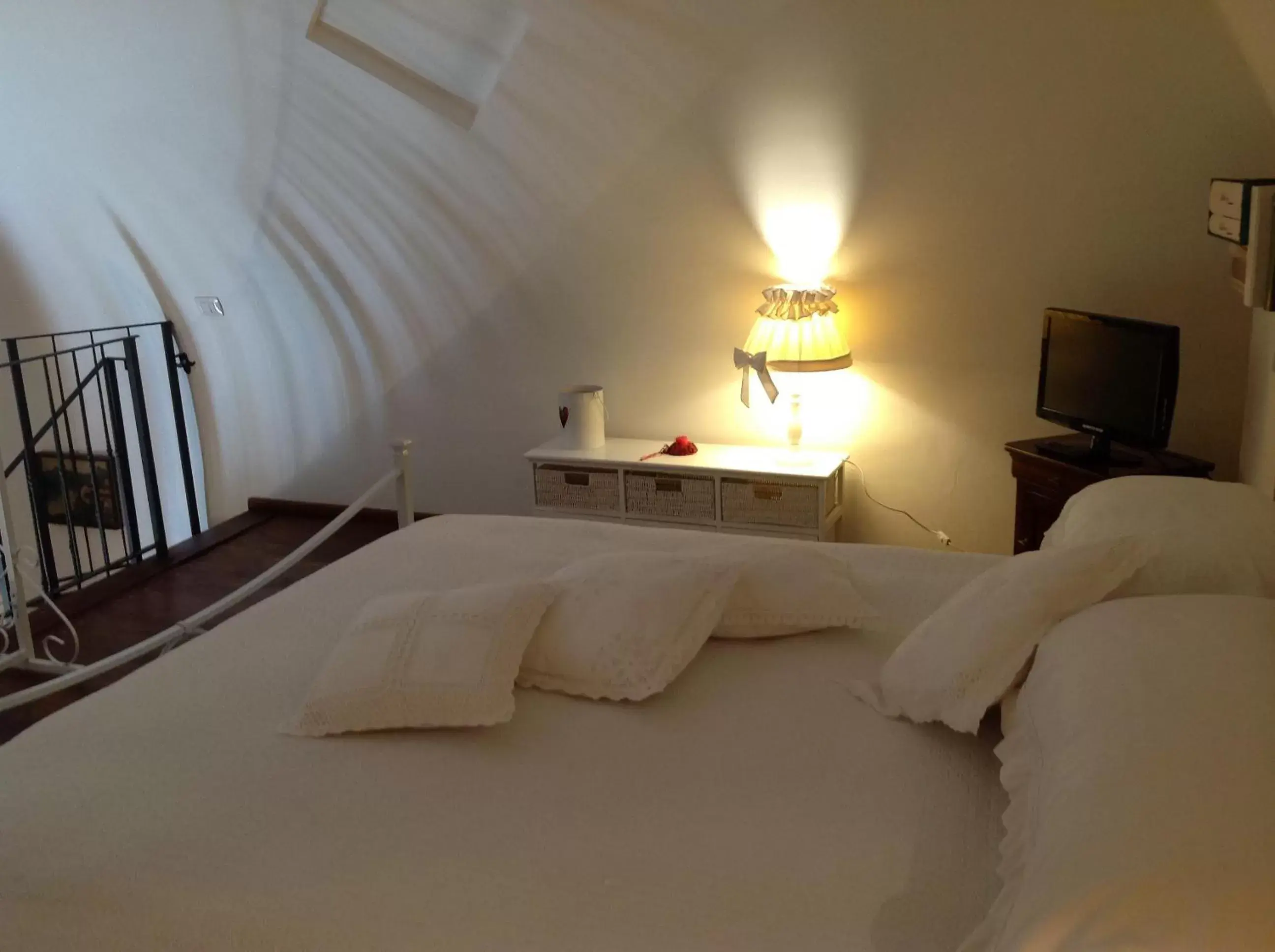 Bed in B&B Michelangeli - Private parking