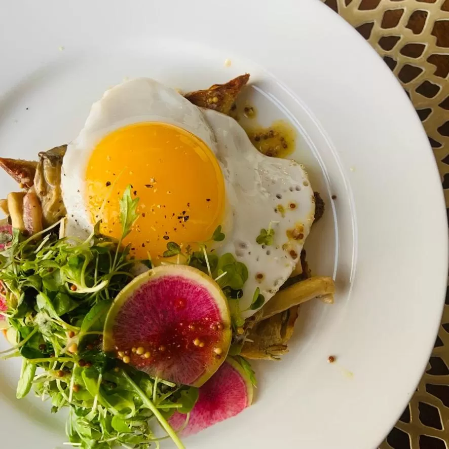 Breakfast in Woodbourne Inn