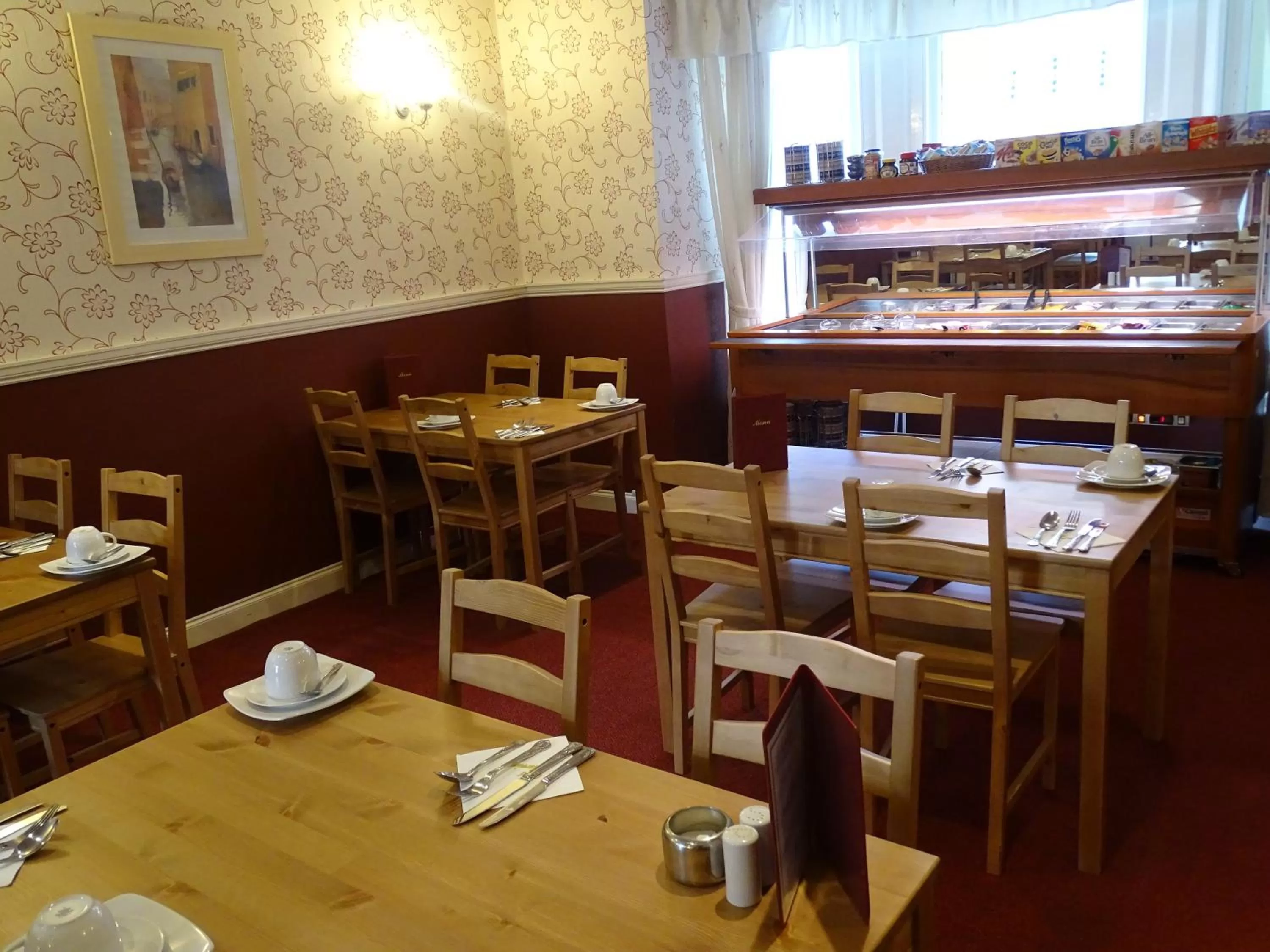 Restaurant/Places to Eat in The Montclair