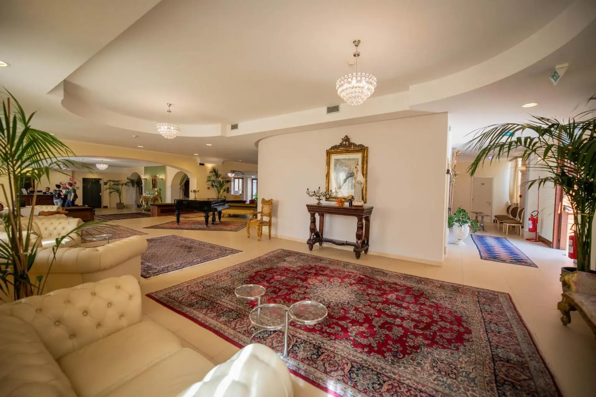 Living room, Lobby/Reception in Hotel Parco delle Fontane