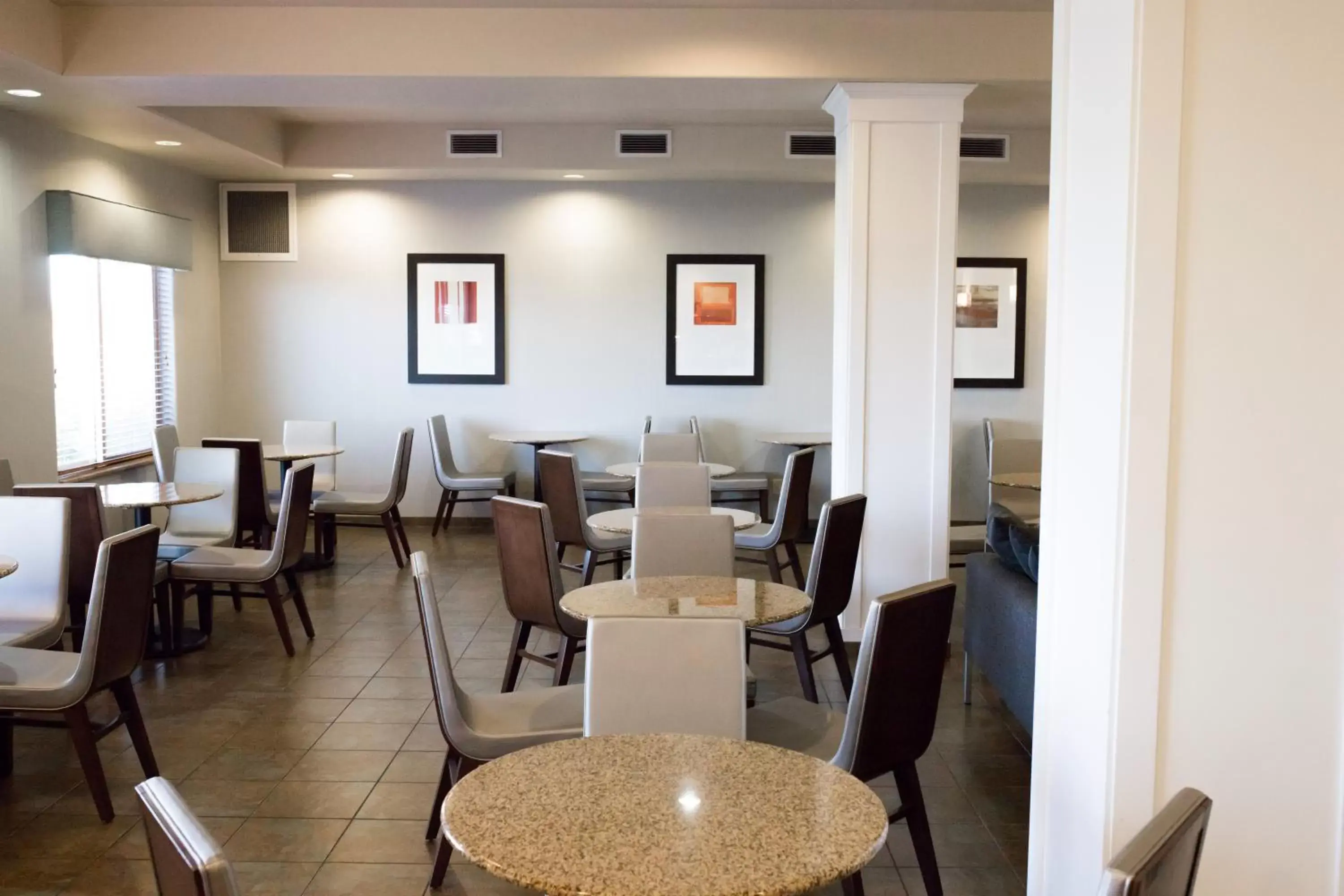 Property building in Wingate by Wyndham Moses Lake Property building in Wingate by Wyndham Moses Lake