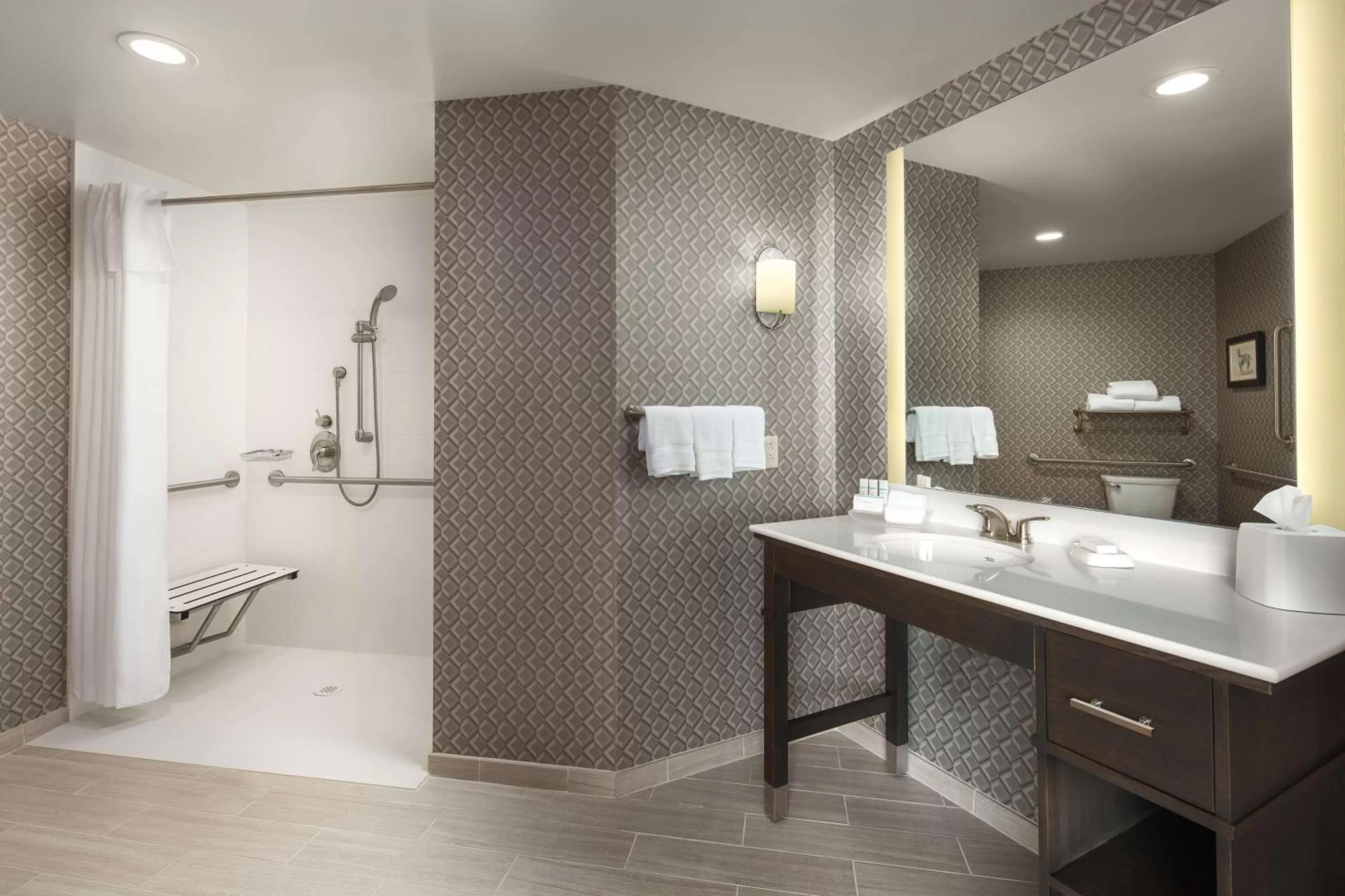 Bathroom in Homewood Suites By Hilton Teaneck Glenpointe