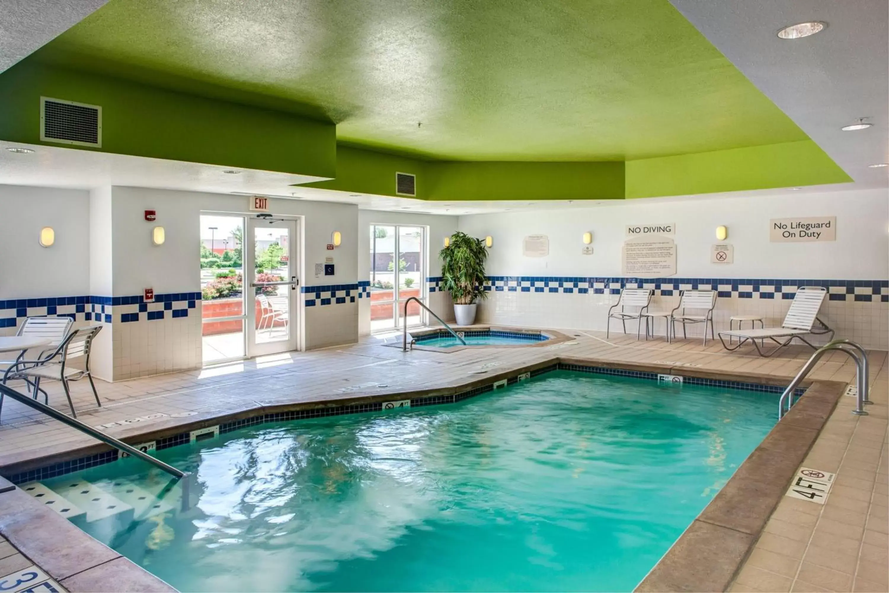 Swimming Pool in Fairfield Inn and Suites by Marriott Indianapolis/ Noblesville