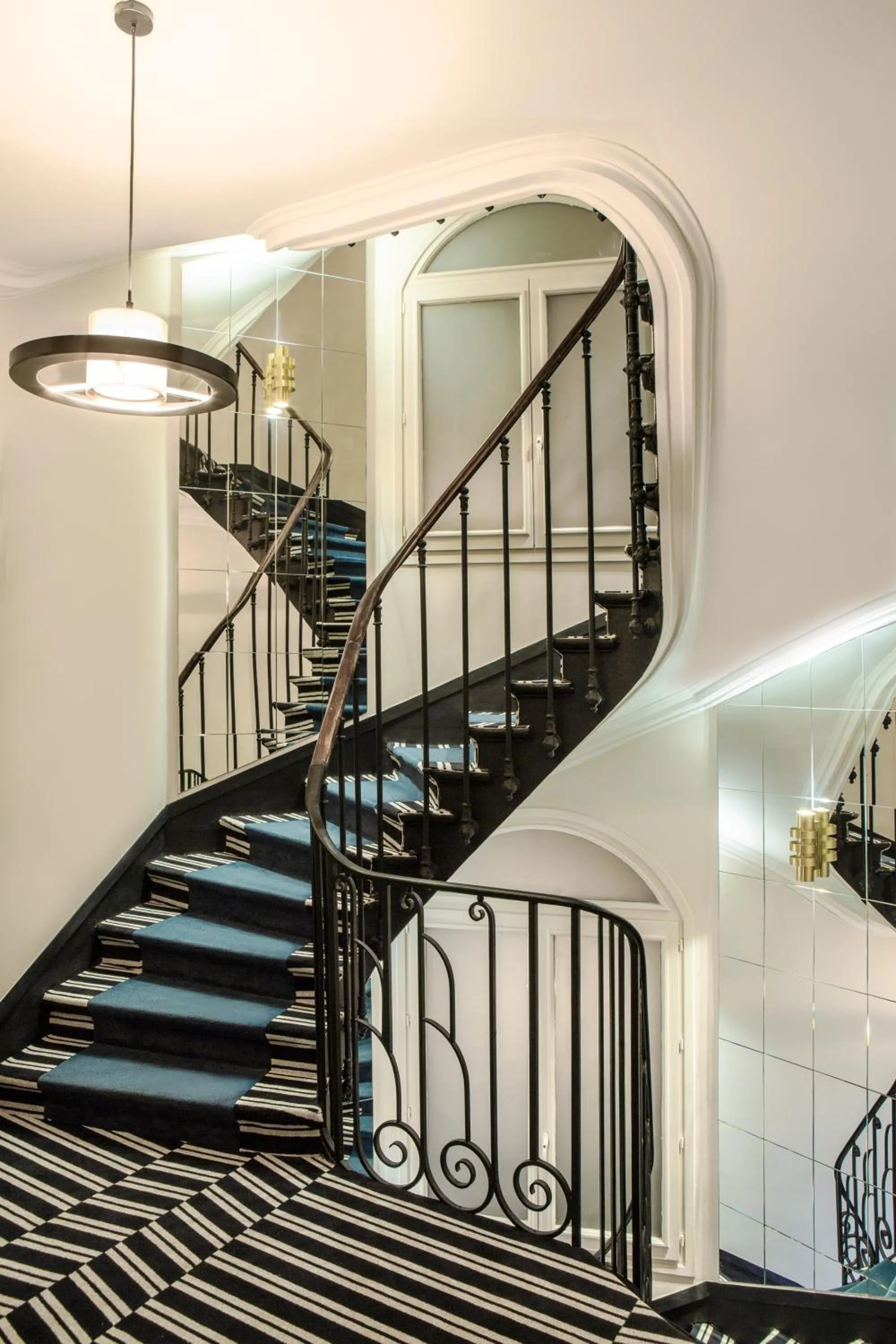 Lobby or reception in ibis Styles Paris Gare du Nord TGV