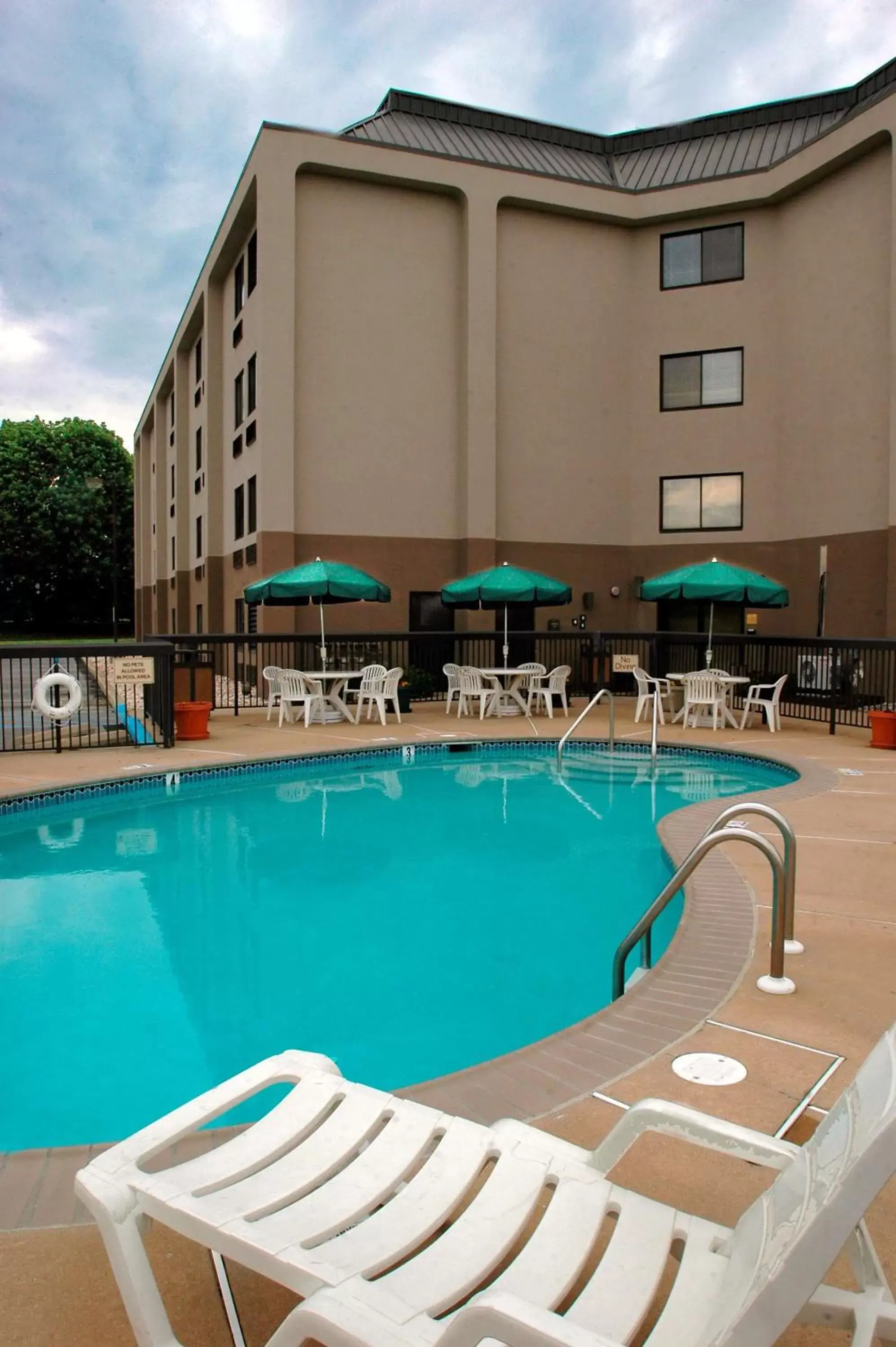 Pool view, Property Building in Hampton Inn Downingtown/Exton