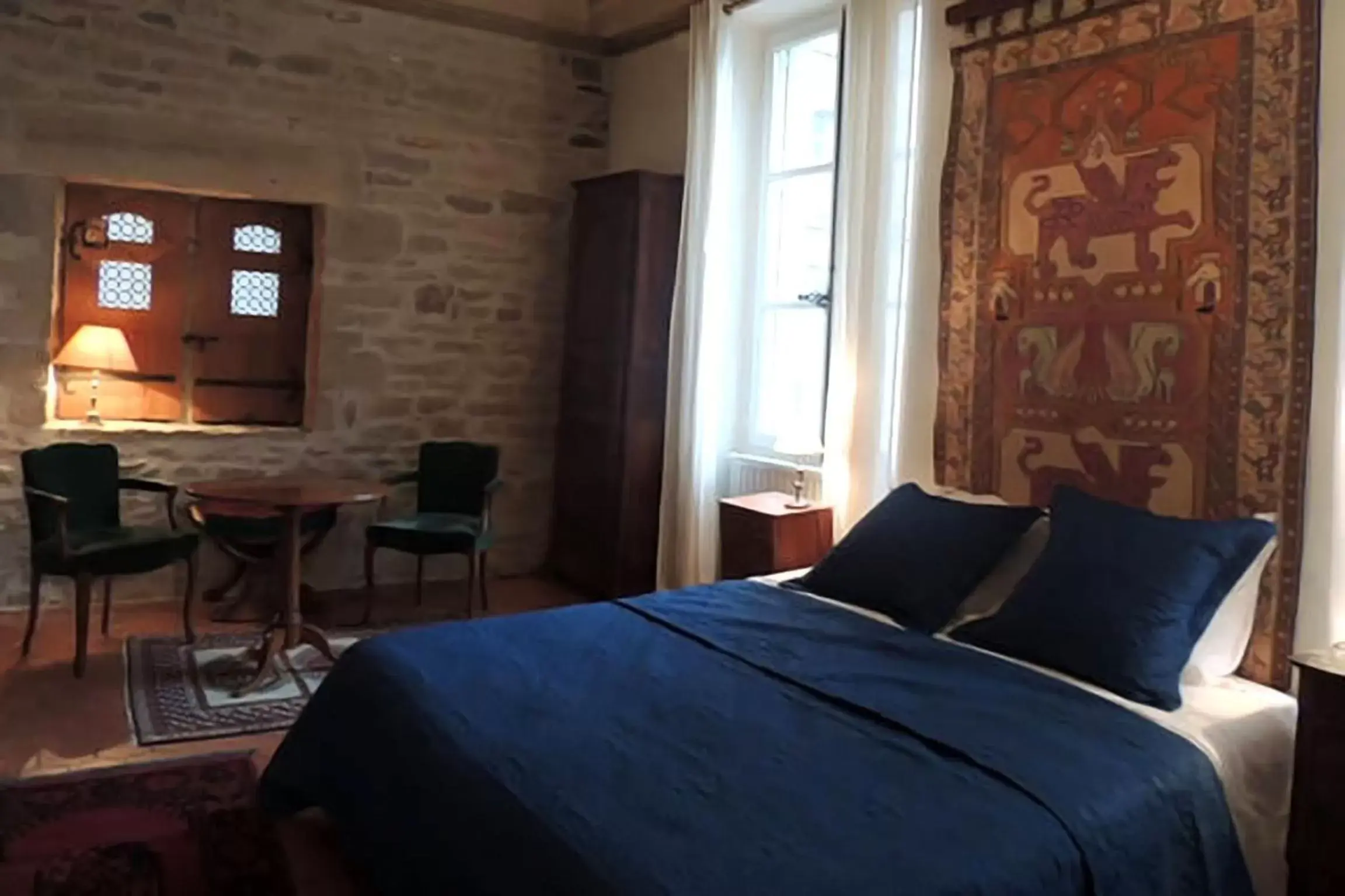 Photo of the whole room, Bed in Maison Romane 1136
