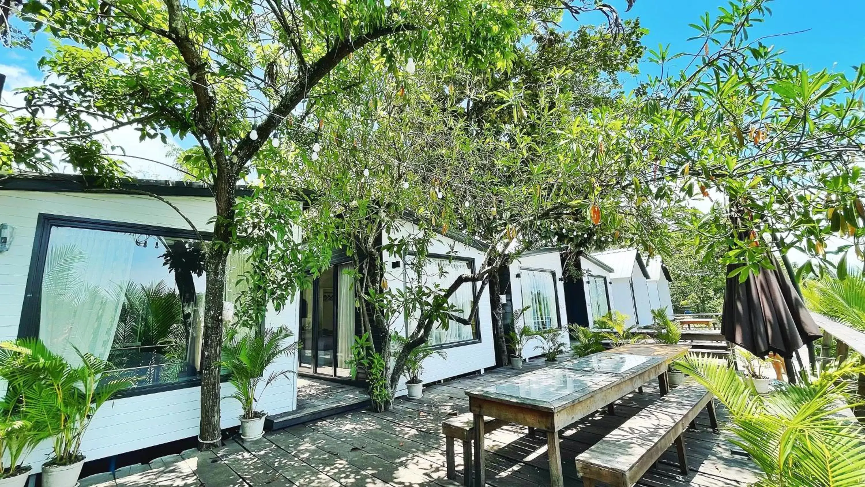 Queen Room with Sea View in Kampot Riverfront Boutique Queen Room with Sea View in Kampot Riverfront Boutique