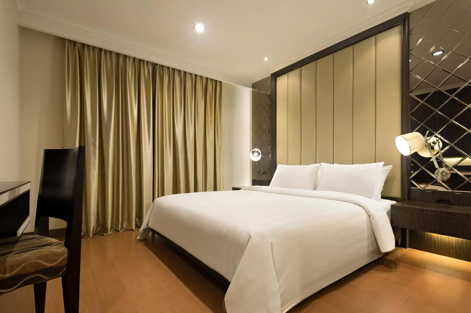 Bedroom, Bed in Golden Boutique Hotel Kemayoran