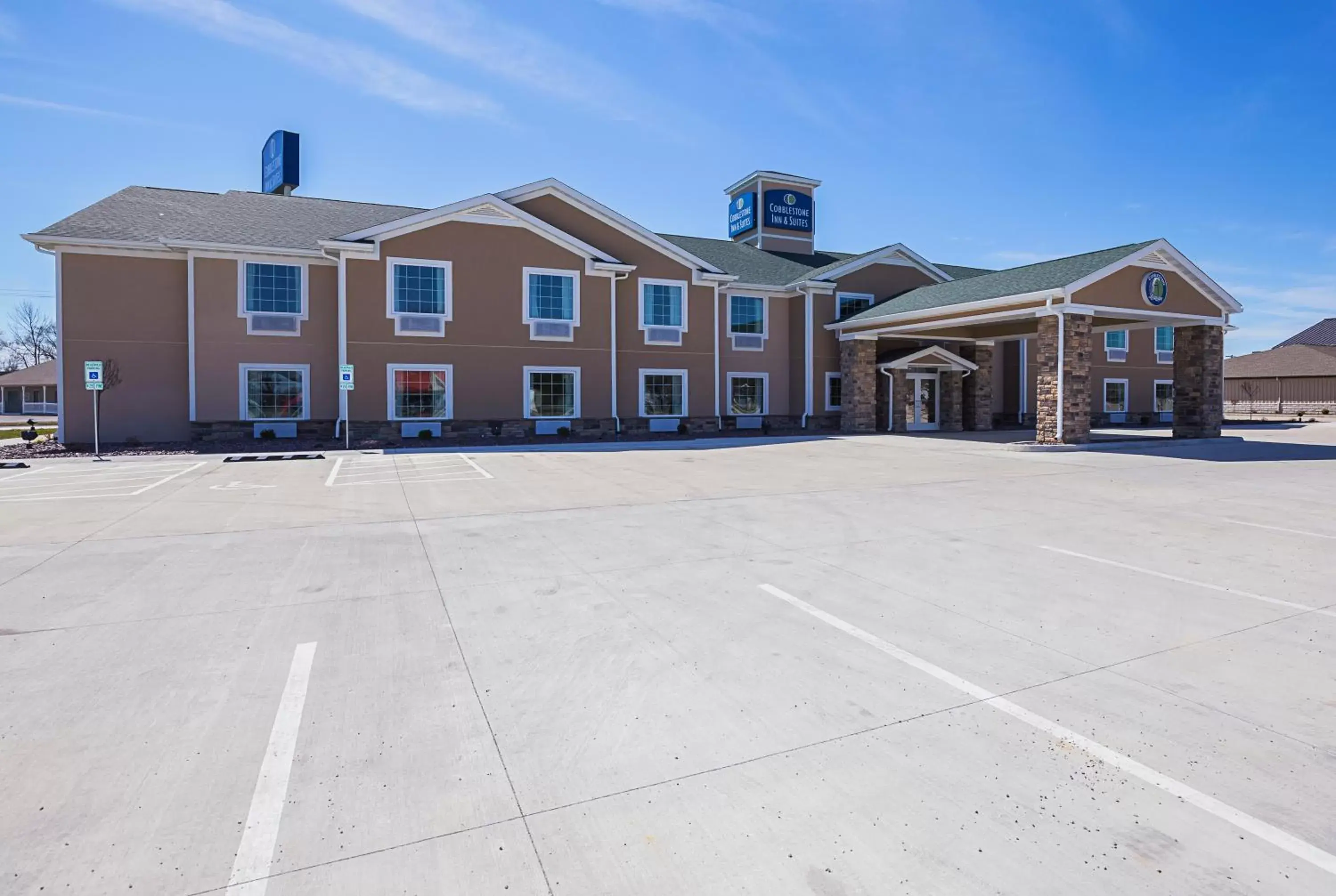 Property Building in Cobblestone Inn & Suites - Altamont