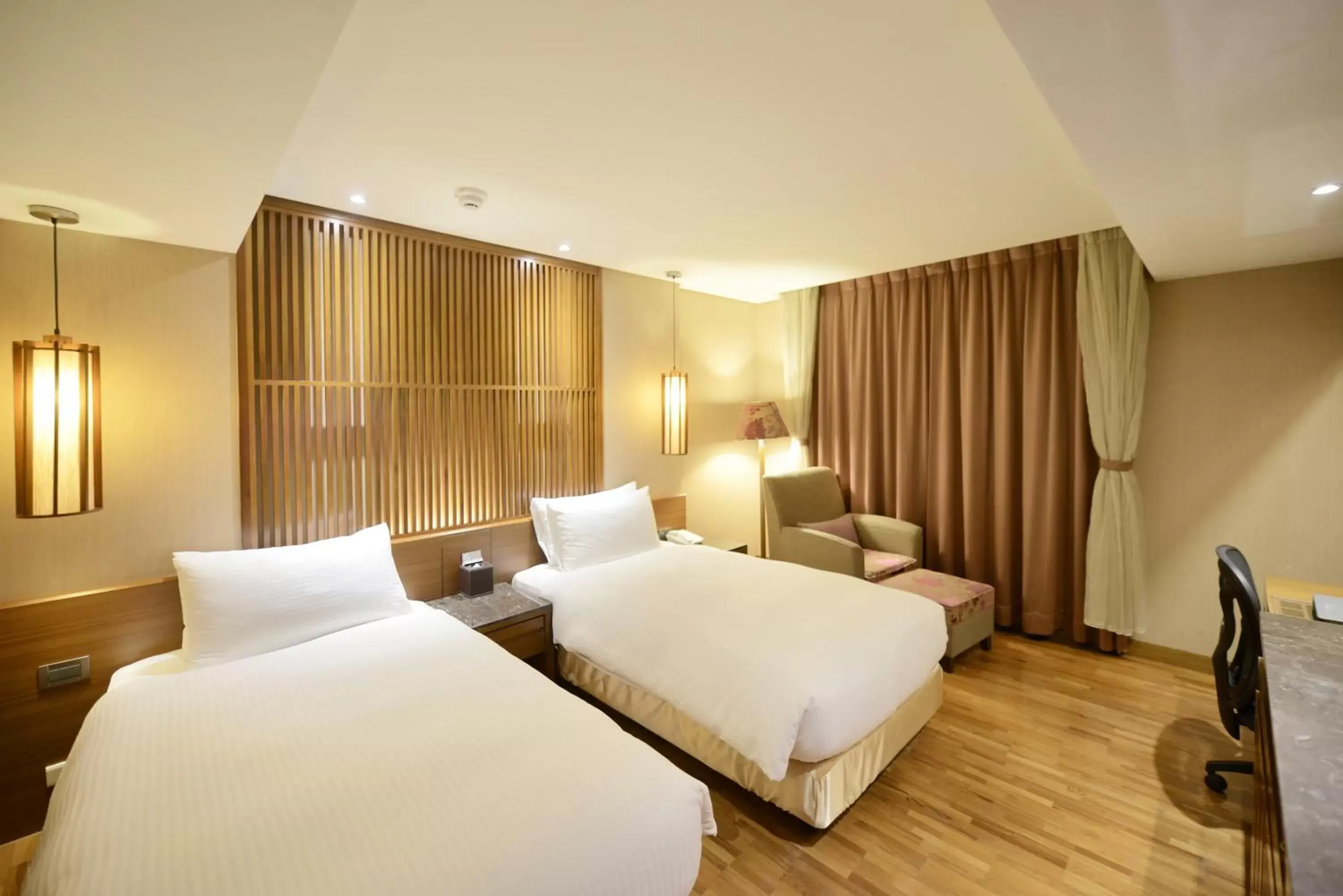 Photo of the whole room, Bed in Guide Hotel Taipei Bade