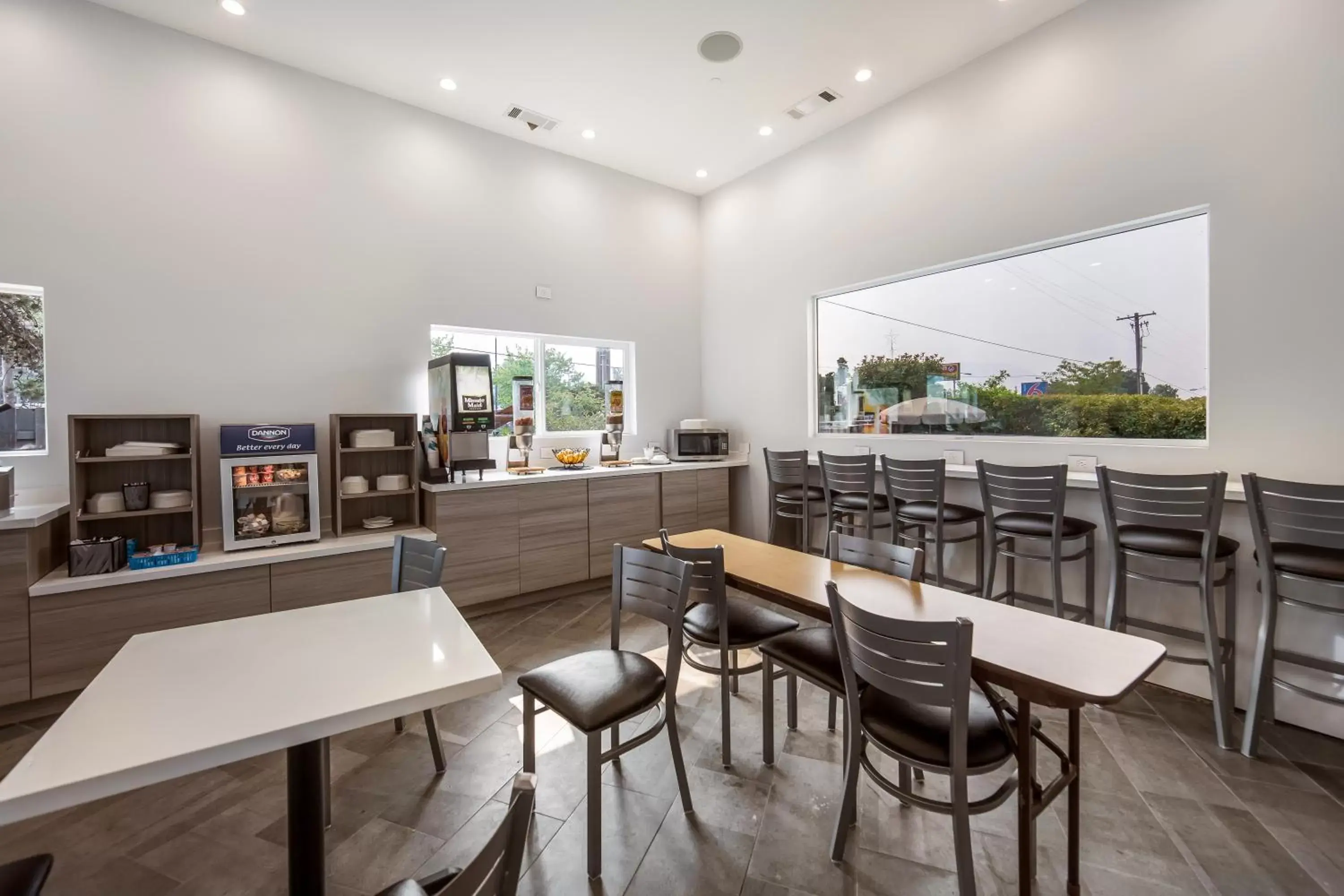 Continental breakfast in Red Lion Inn & Suites Grants Pass Continental breakfast in Red Lion Inn & Suites Grants Pass