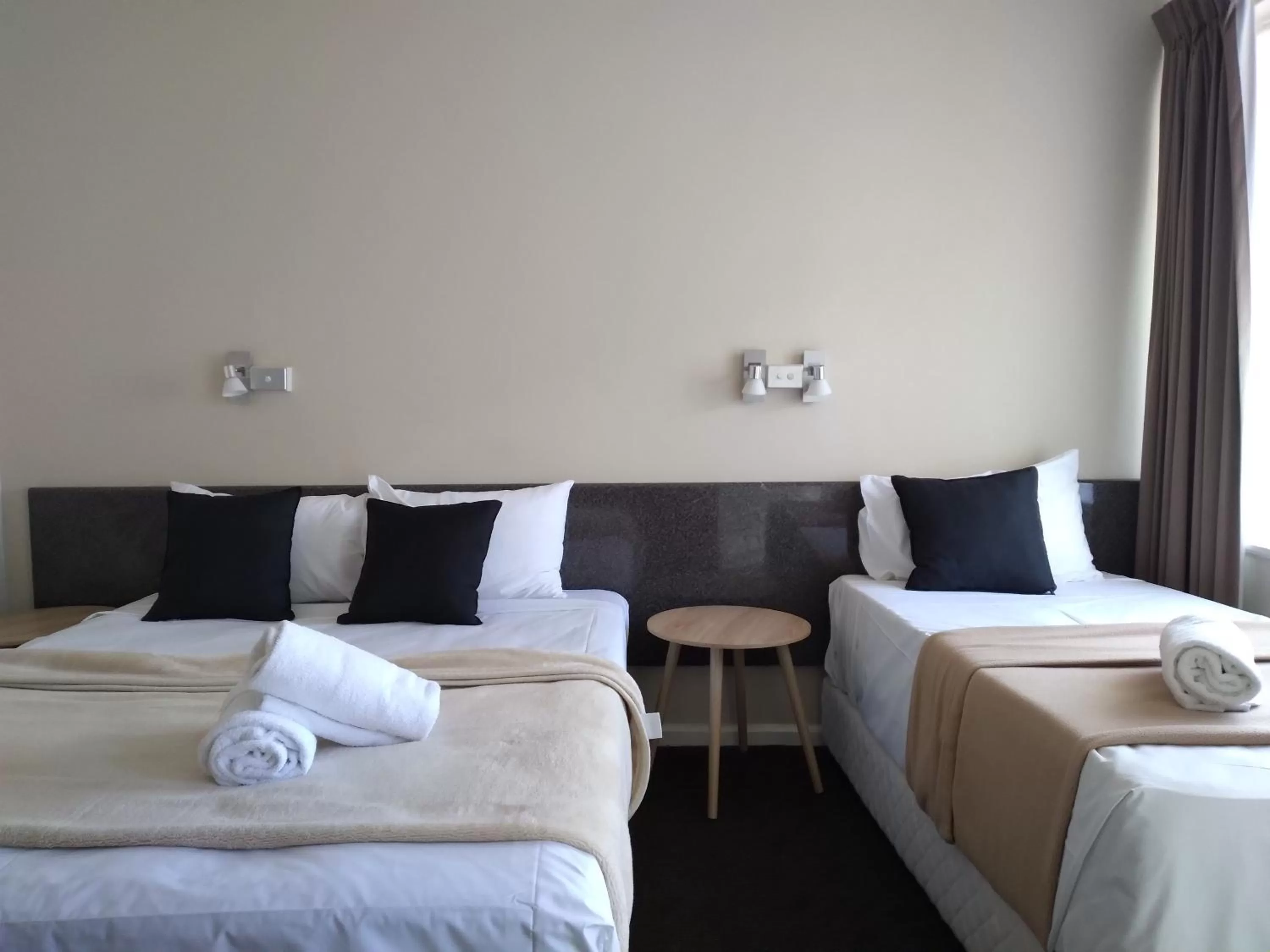Double & Single Room in Allonville Gardens Motel
