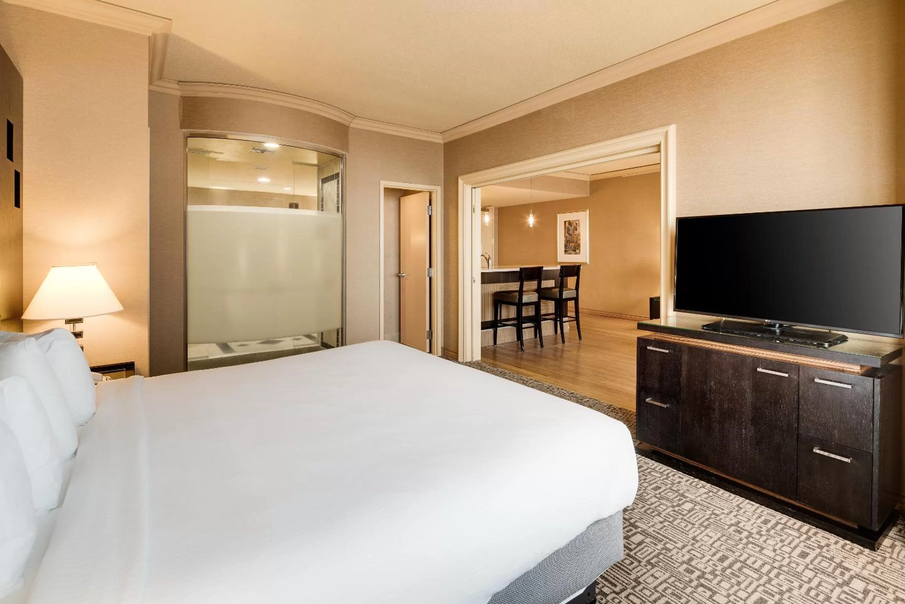 Bedroom, Bed in Showboat Hotel Atlantic City