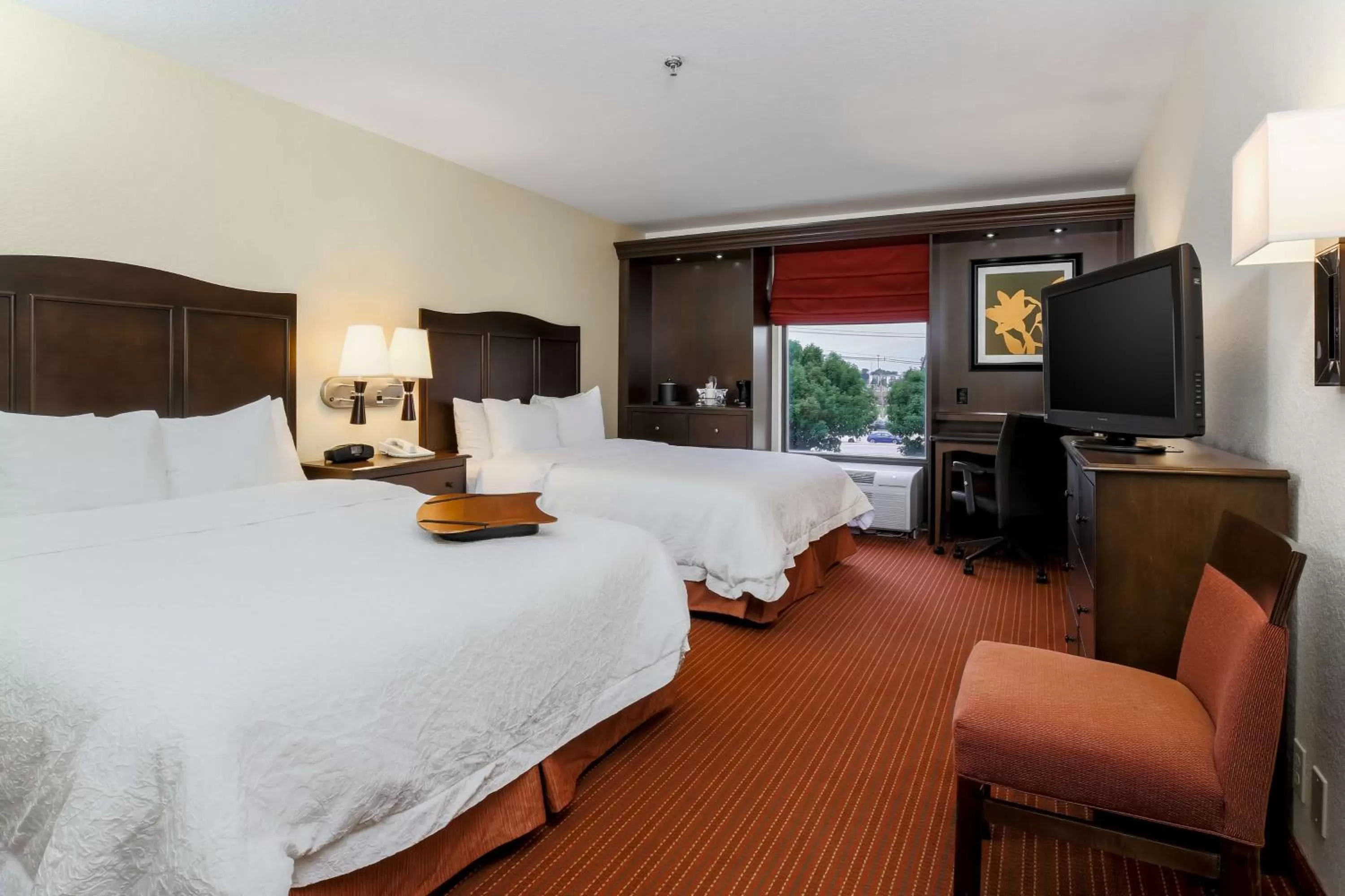 Bedroom, Bed in Hampton Inn Champaign/Urbana