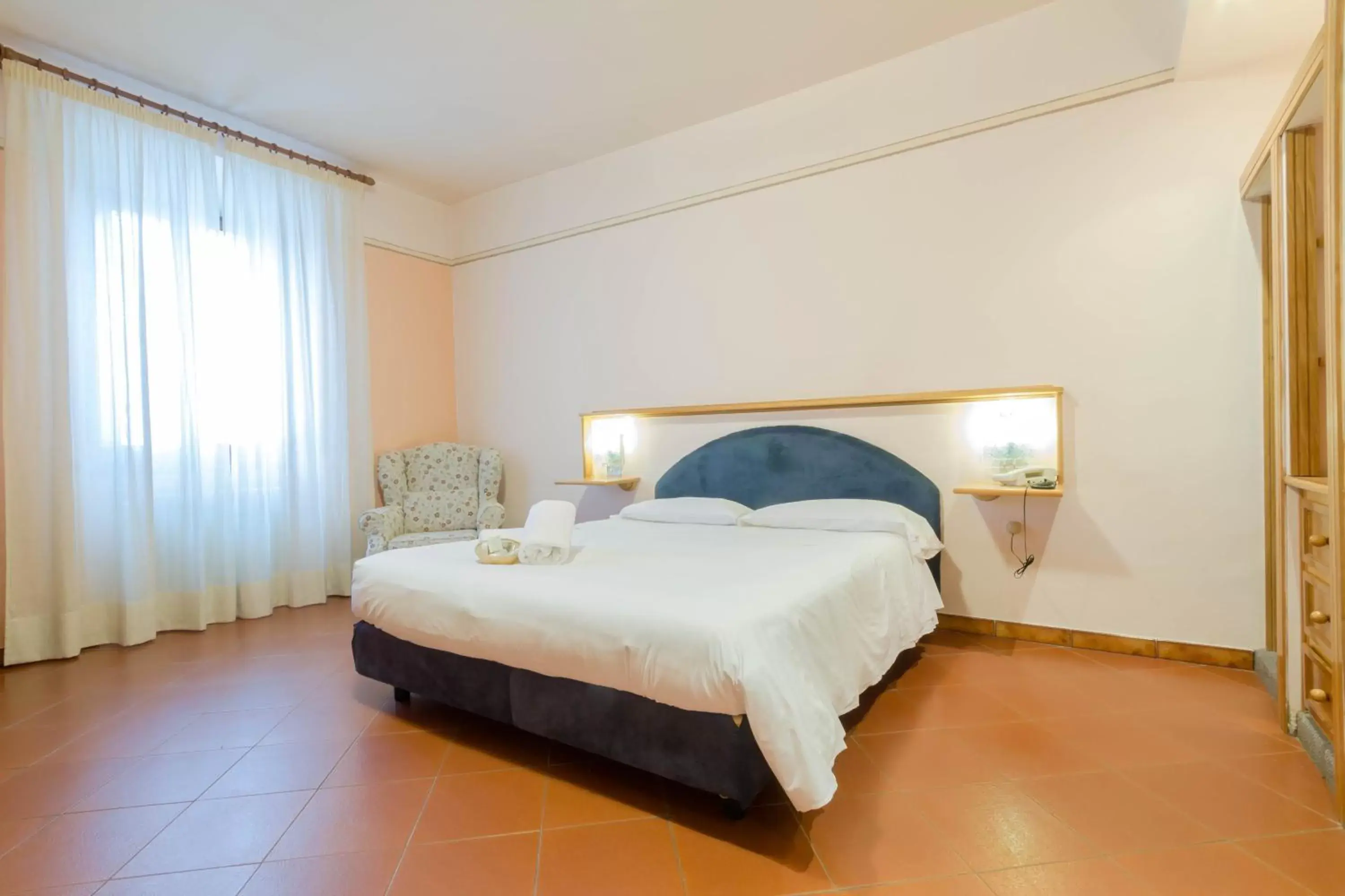 Photo of the whole room, Bed in Hotel Alle Vecchie Arcate