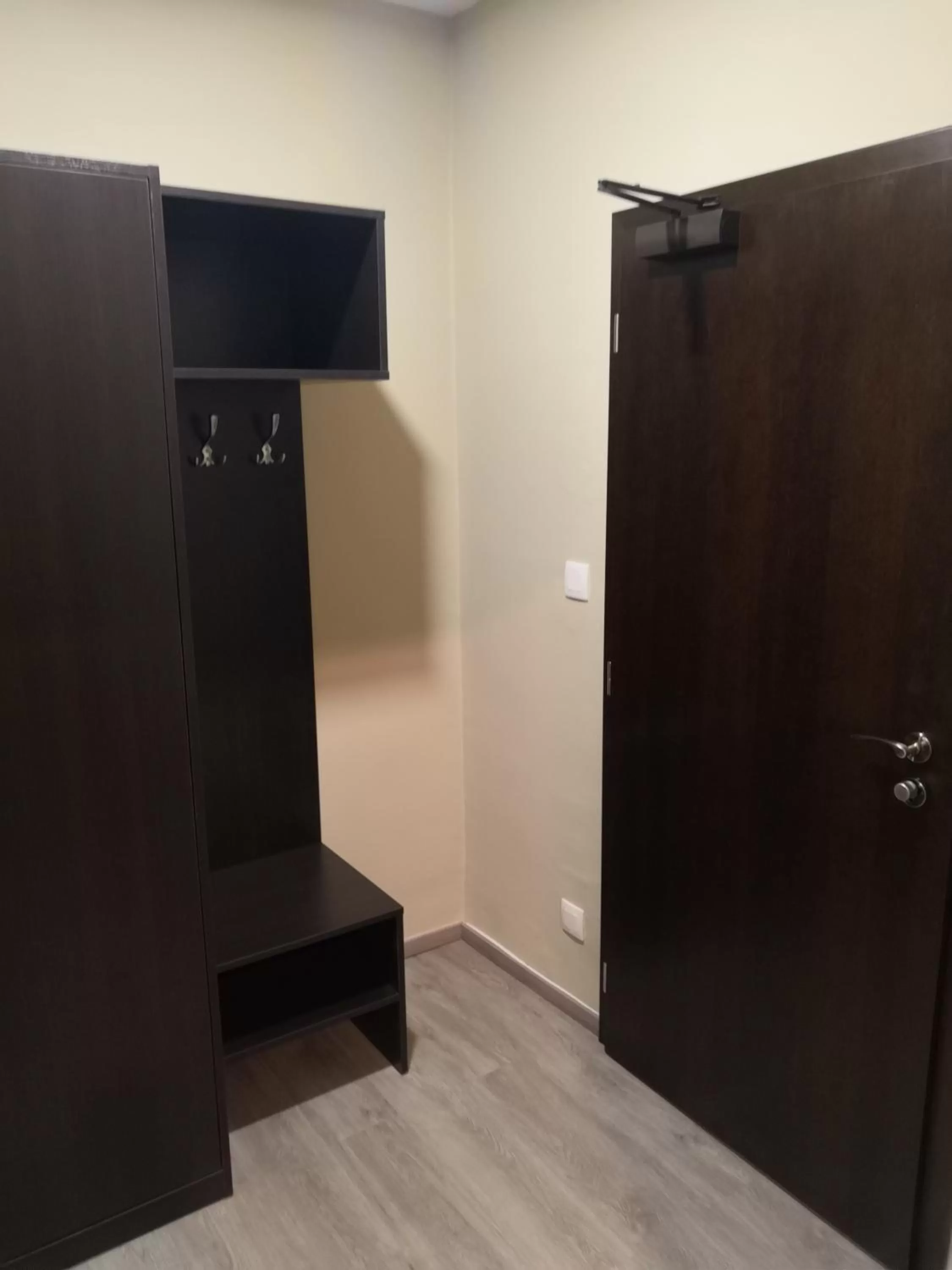 Sun-House Pension - ParkingFree Limited spaces-