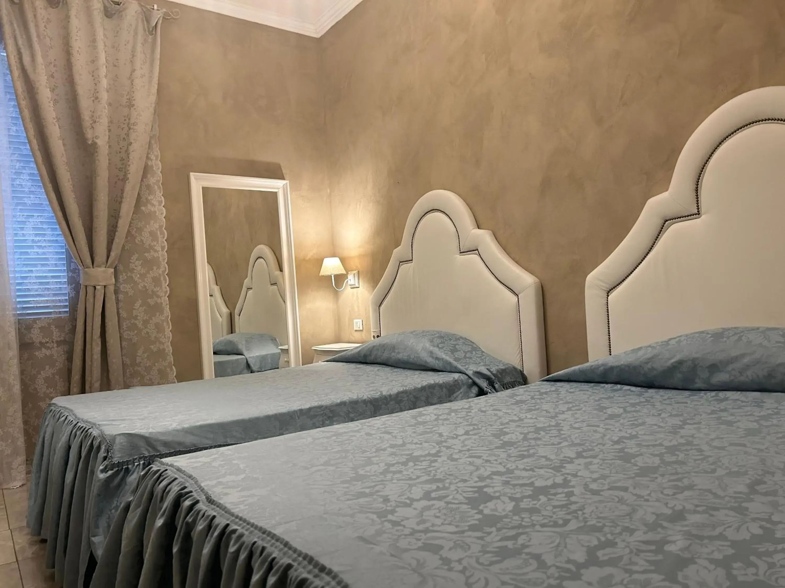 Bed in Boutique Hotel Calais Milano