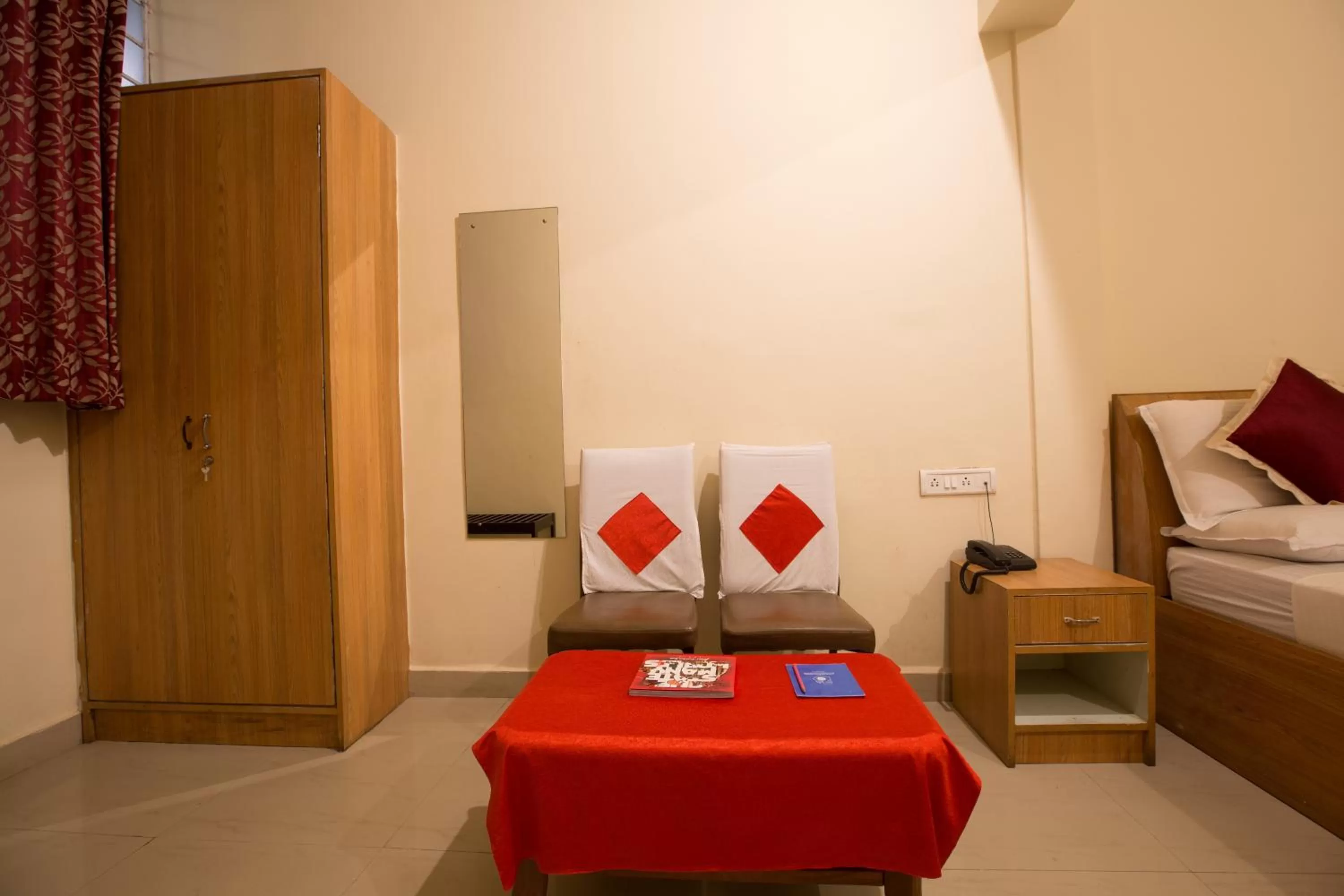 Bed in KSTDC Hotel Mayura TalaKaveri, Bhagamandala