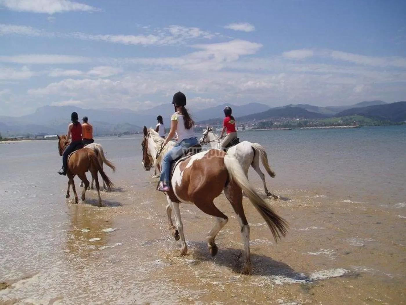 Horse-riding in LA CASONA Encanto Rural - ApartaHotel SPA Llanes