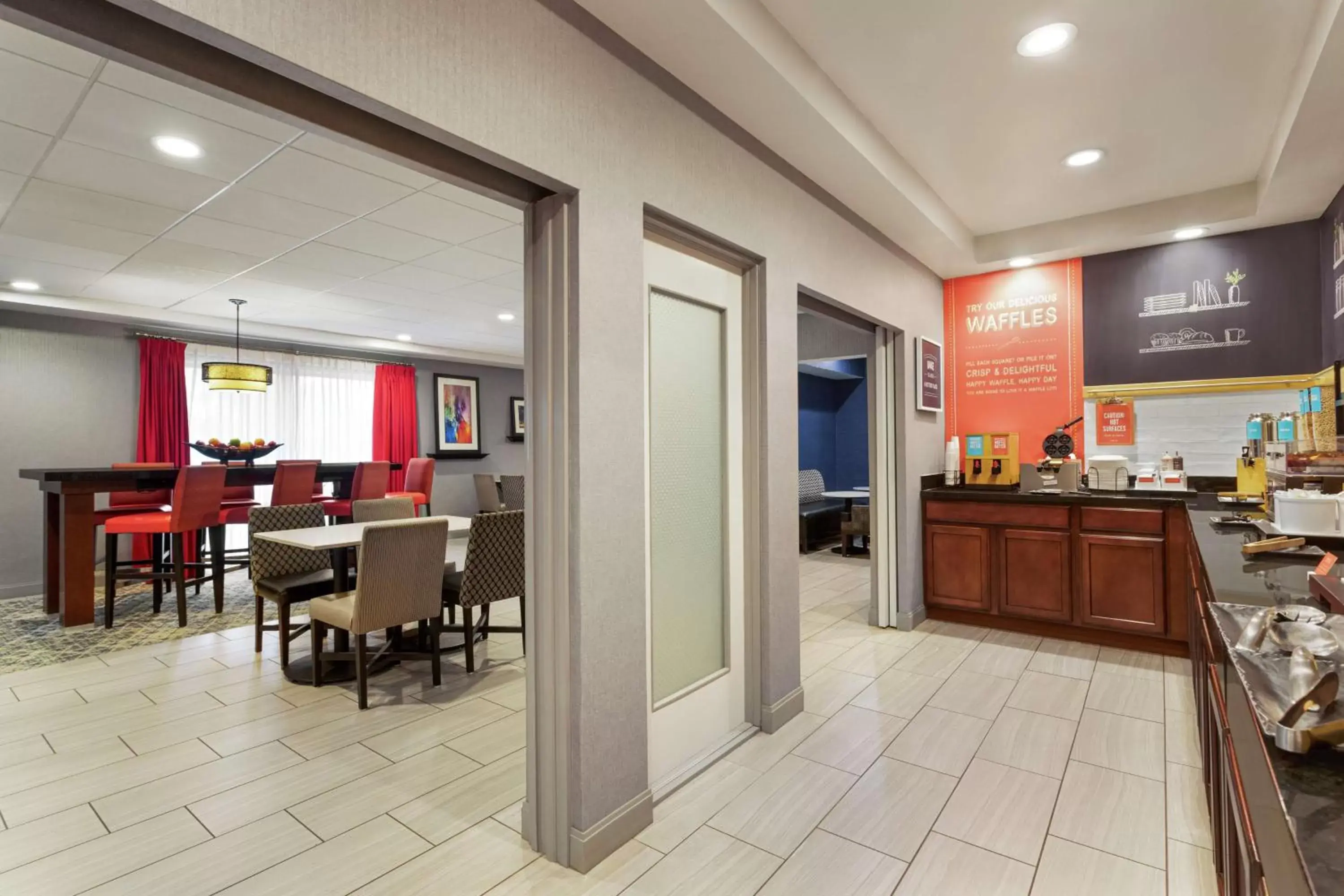 Breakfast, Restaurant/Places to Eat in Hampton Inn Kansas City Blue Springs