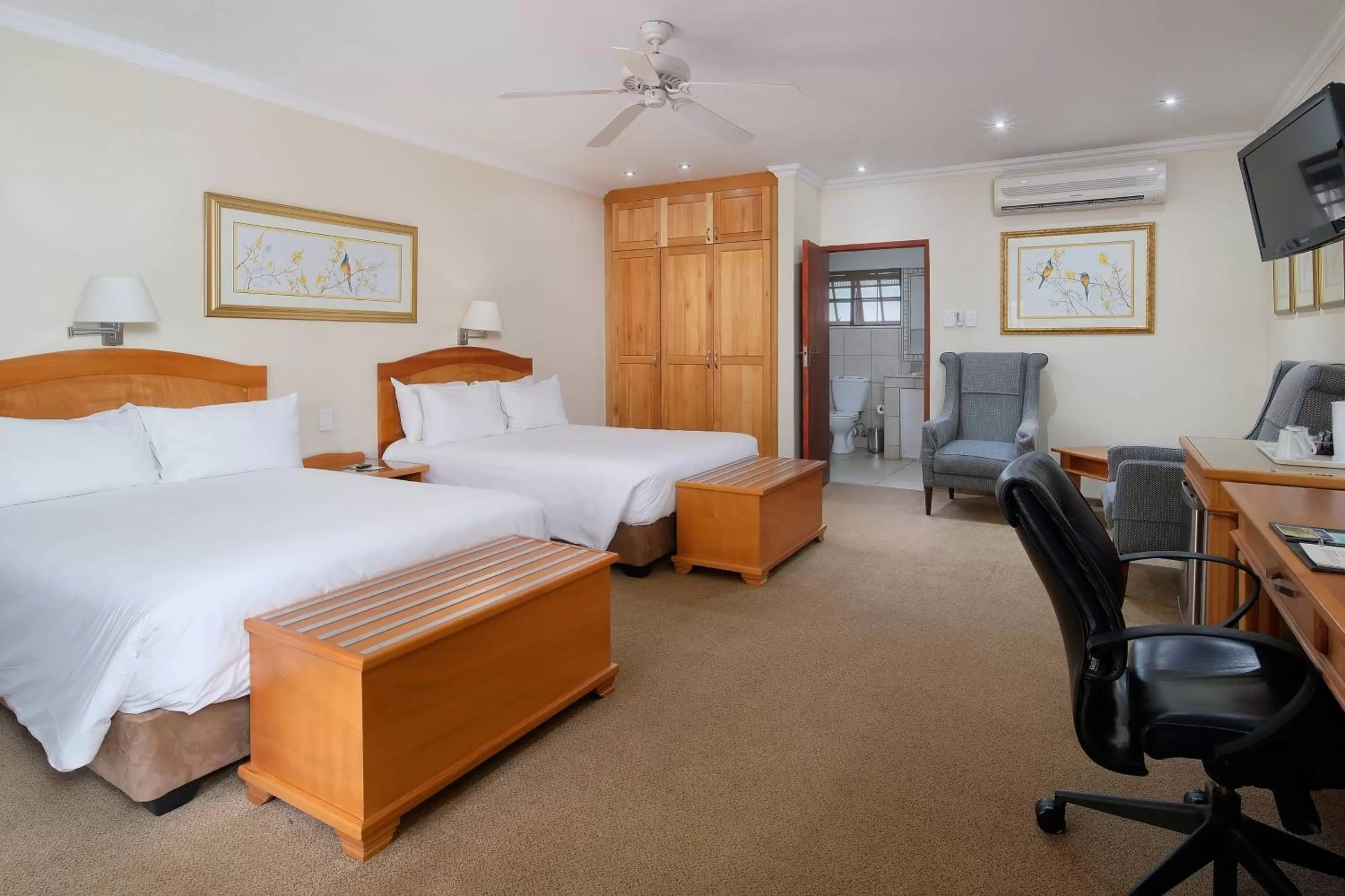 Photo of the whole room, Bed in Protea Hotel by Marriott Polokwane Ranch Resort