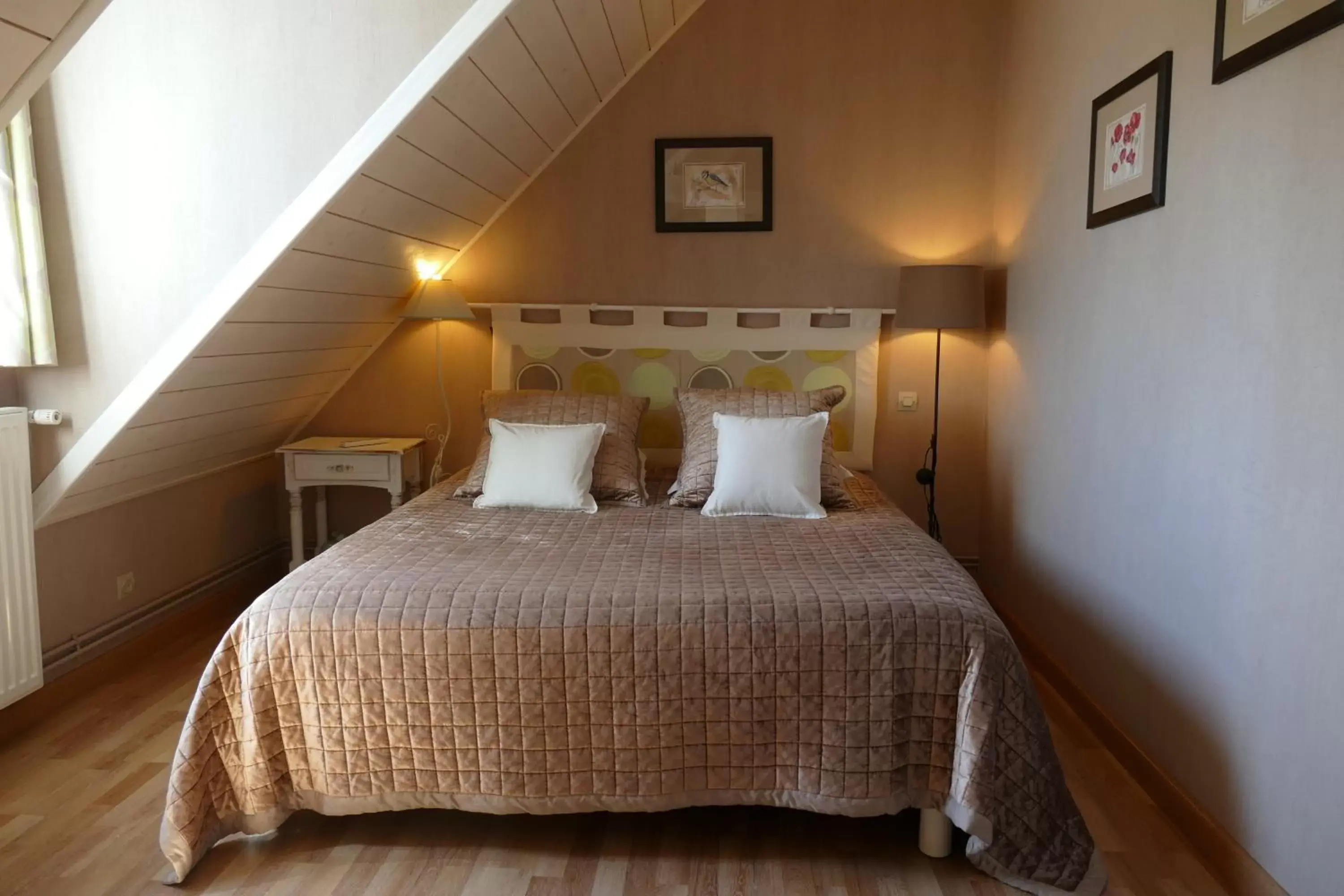 Bedroom, Bed in Le Clos des Perraudières
