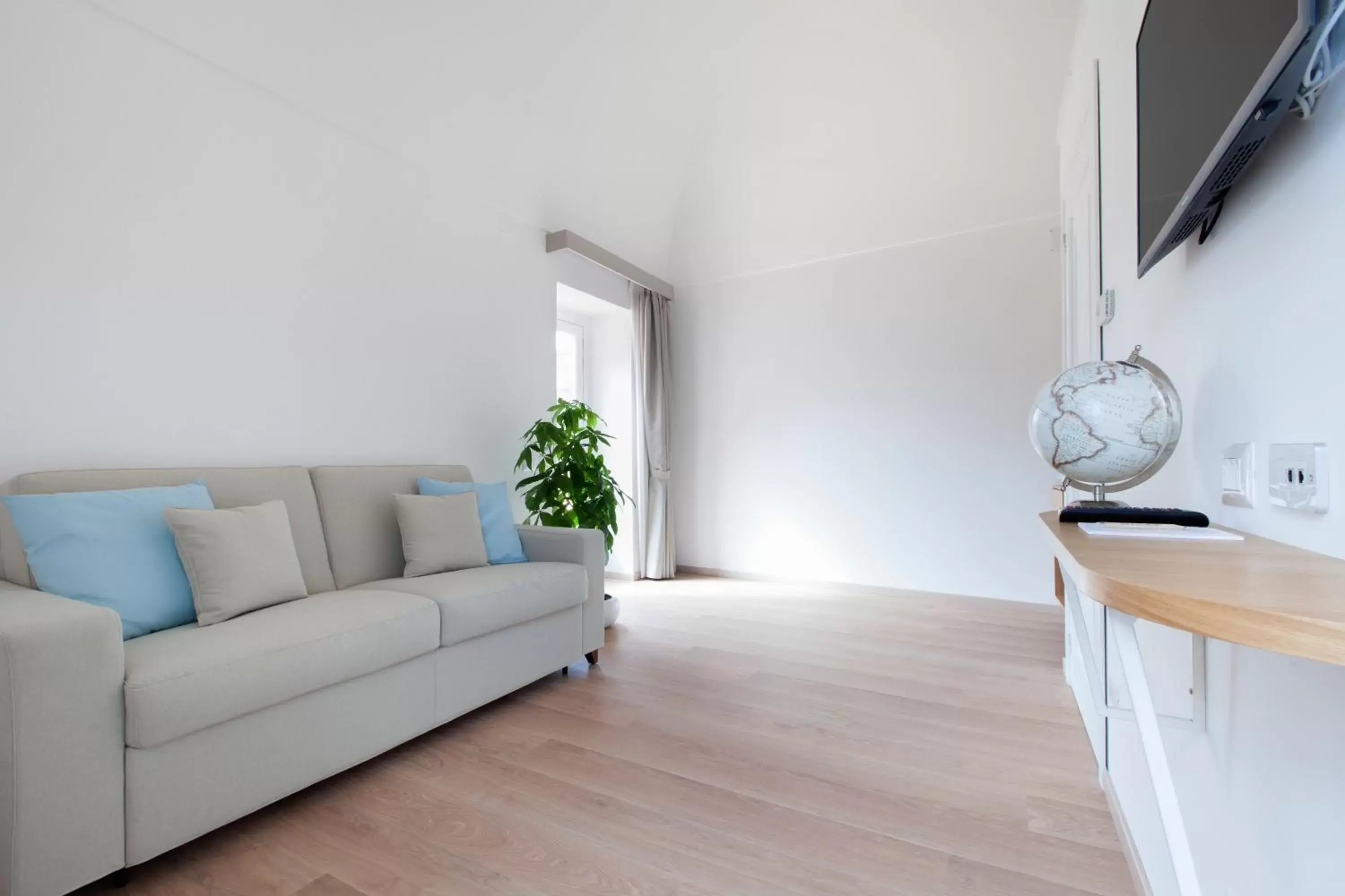 Living room, Seating Area in Unconventional Sorrento Coast