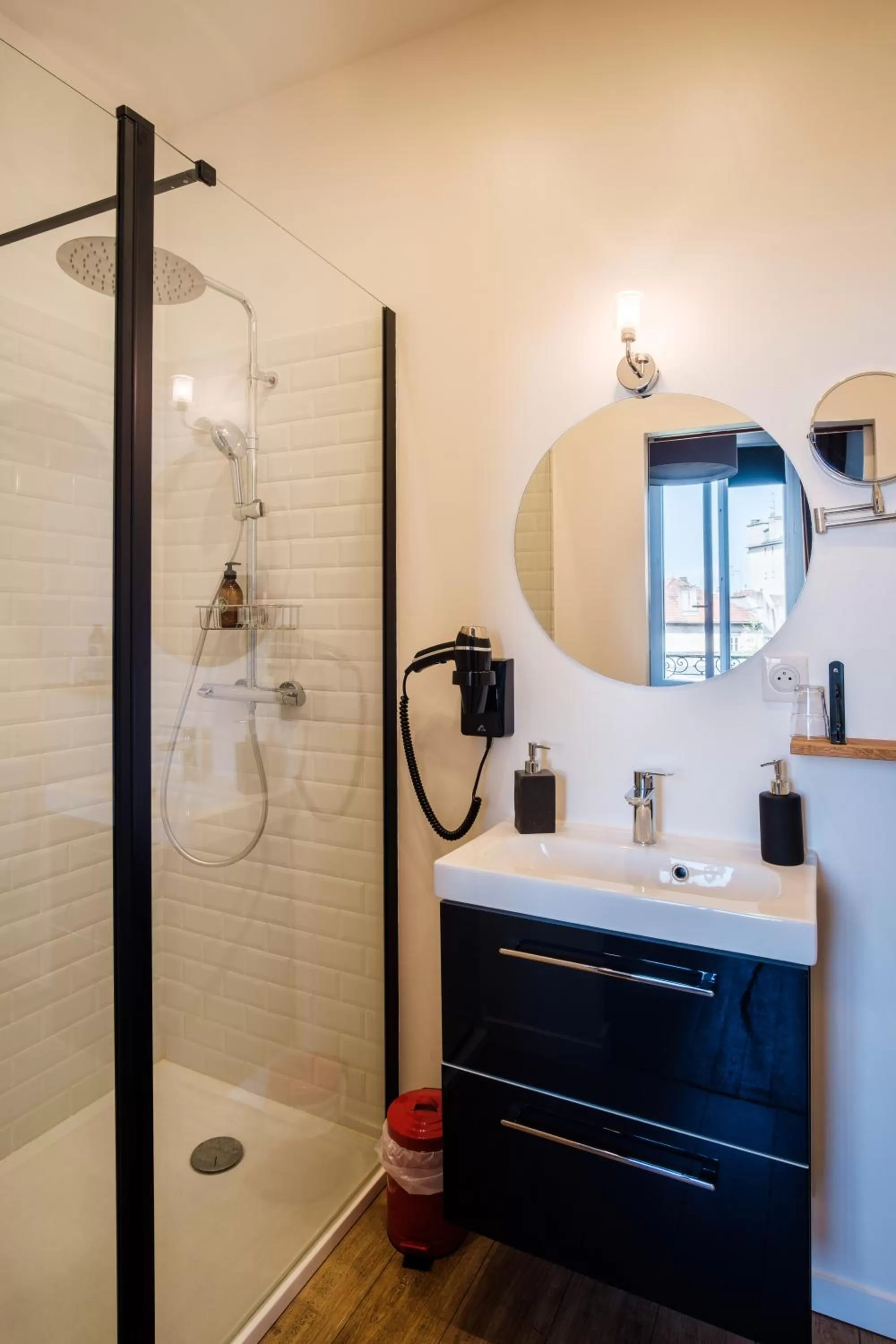 Bathroom in Dupain & Dubeurre Appart'Hôtel - Parking